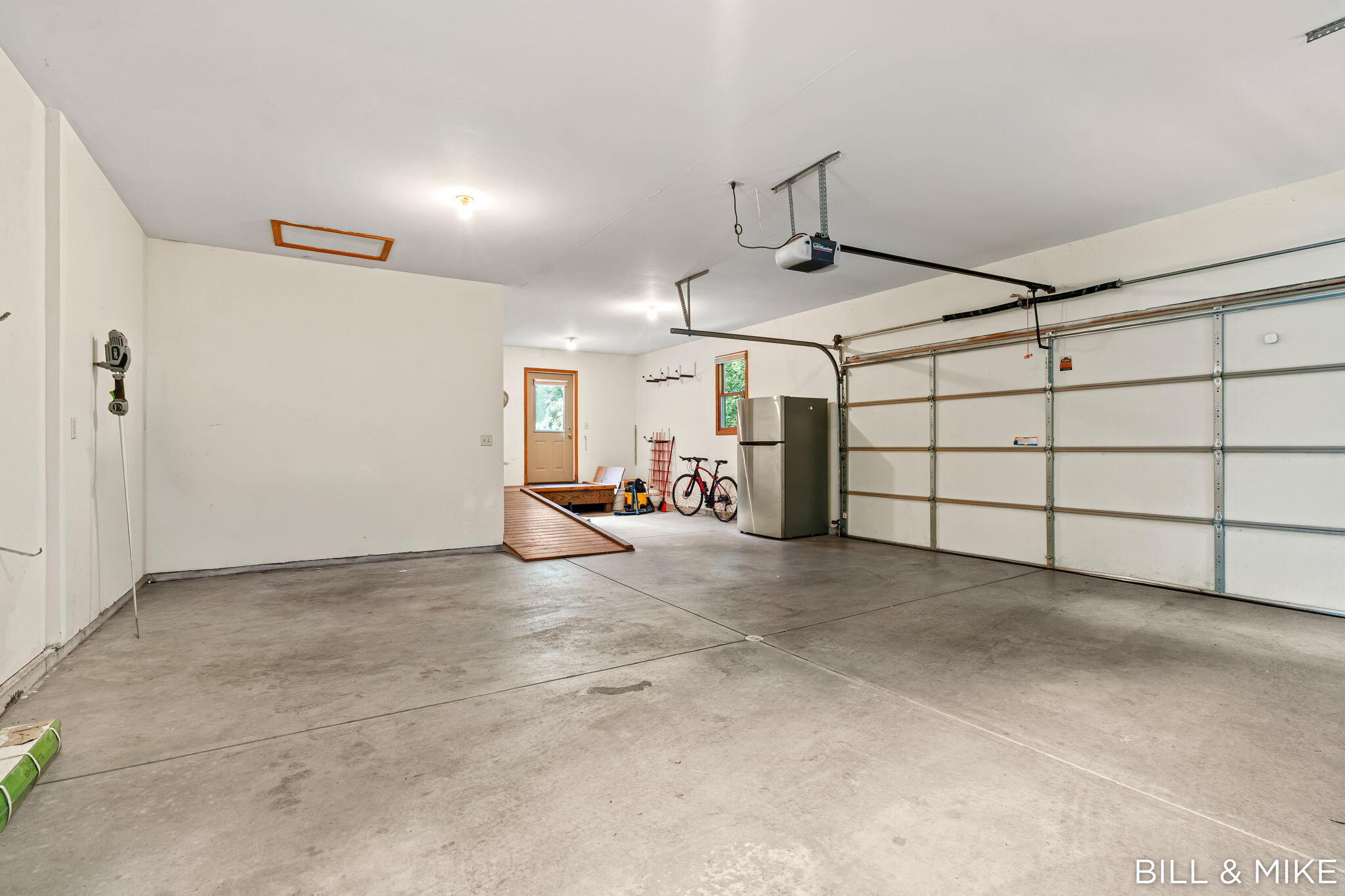 2840 Lake Breeze Drive Property Photo 71