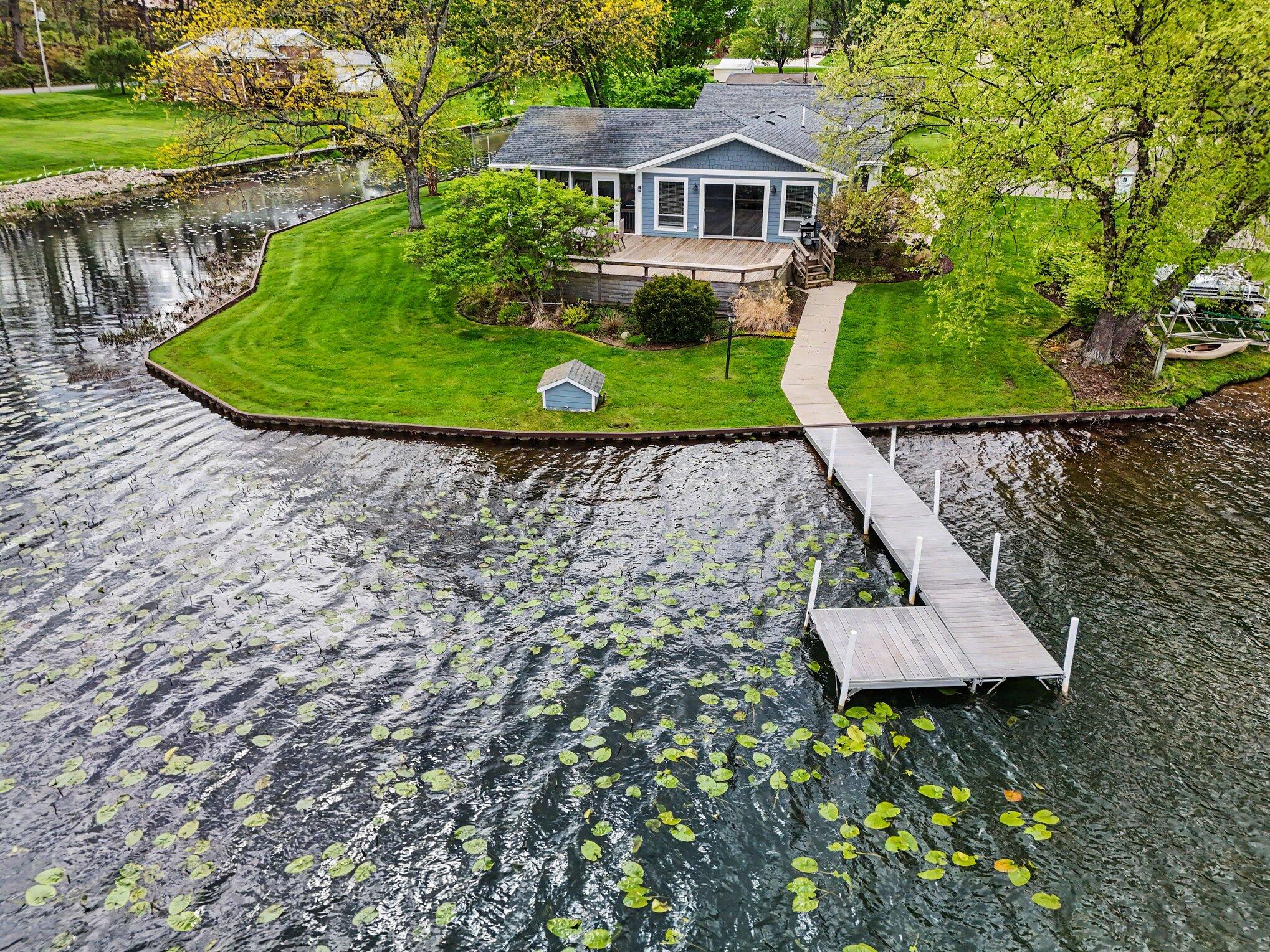 12417 Sunset Dr. Property Photo 2