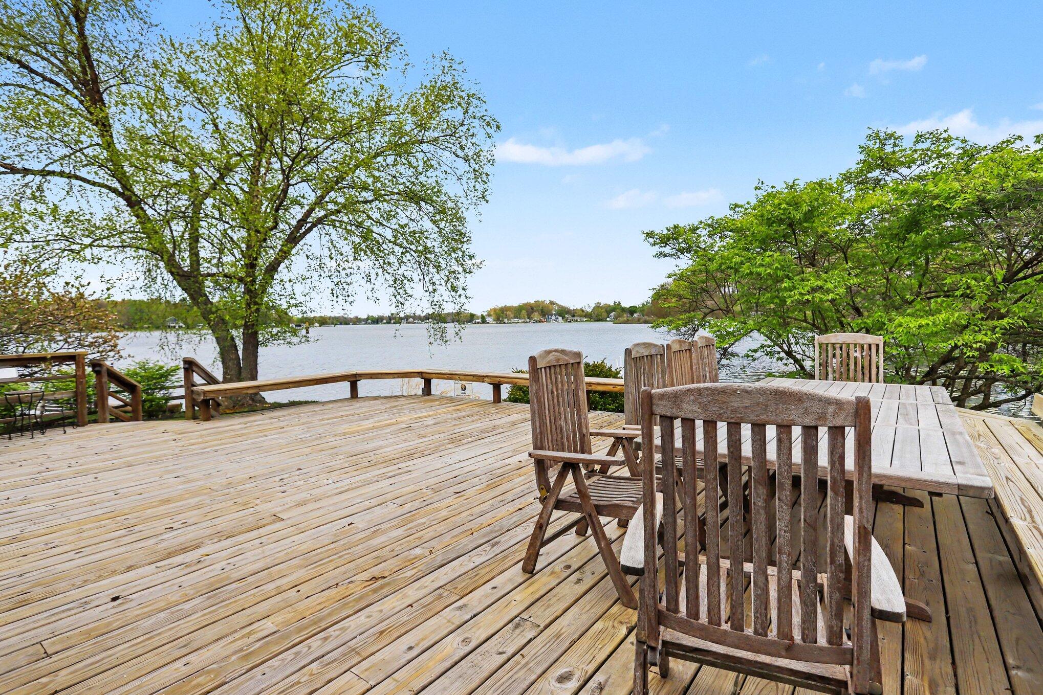 12417 Sunset Dr. Property Photo 12