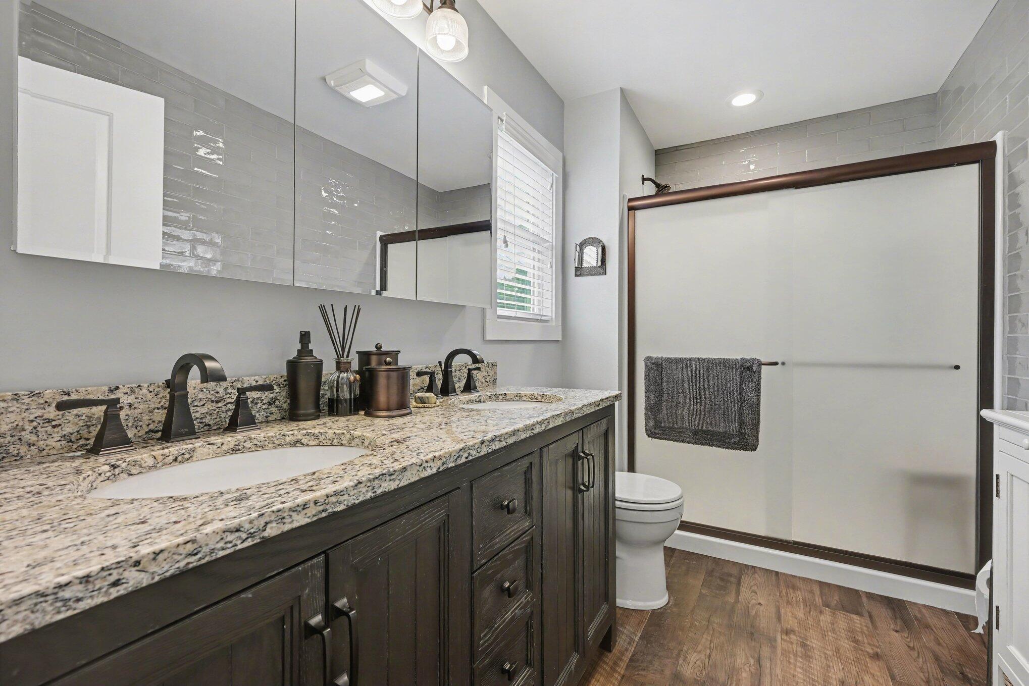 12417 Sunset Dr. Property Photo 37