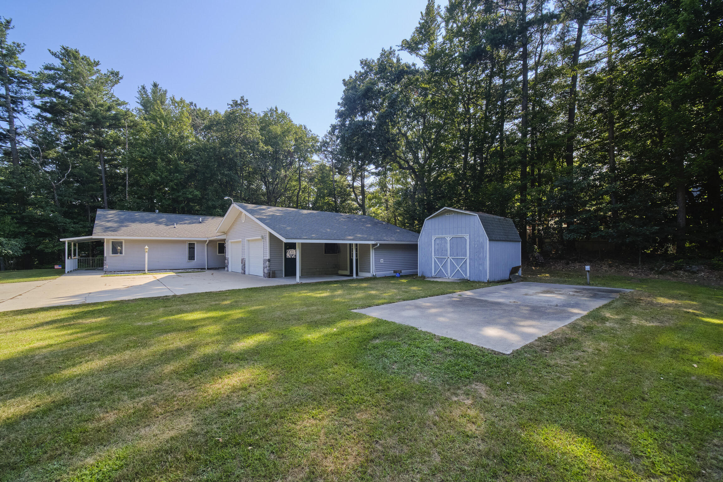 3423 Balsam Avenue Property Photo 9
