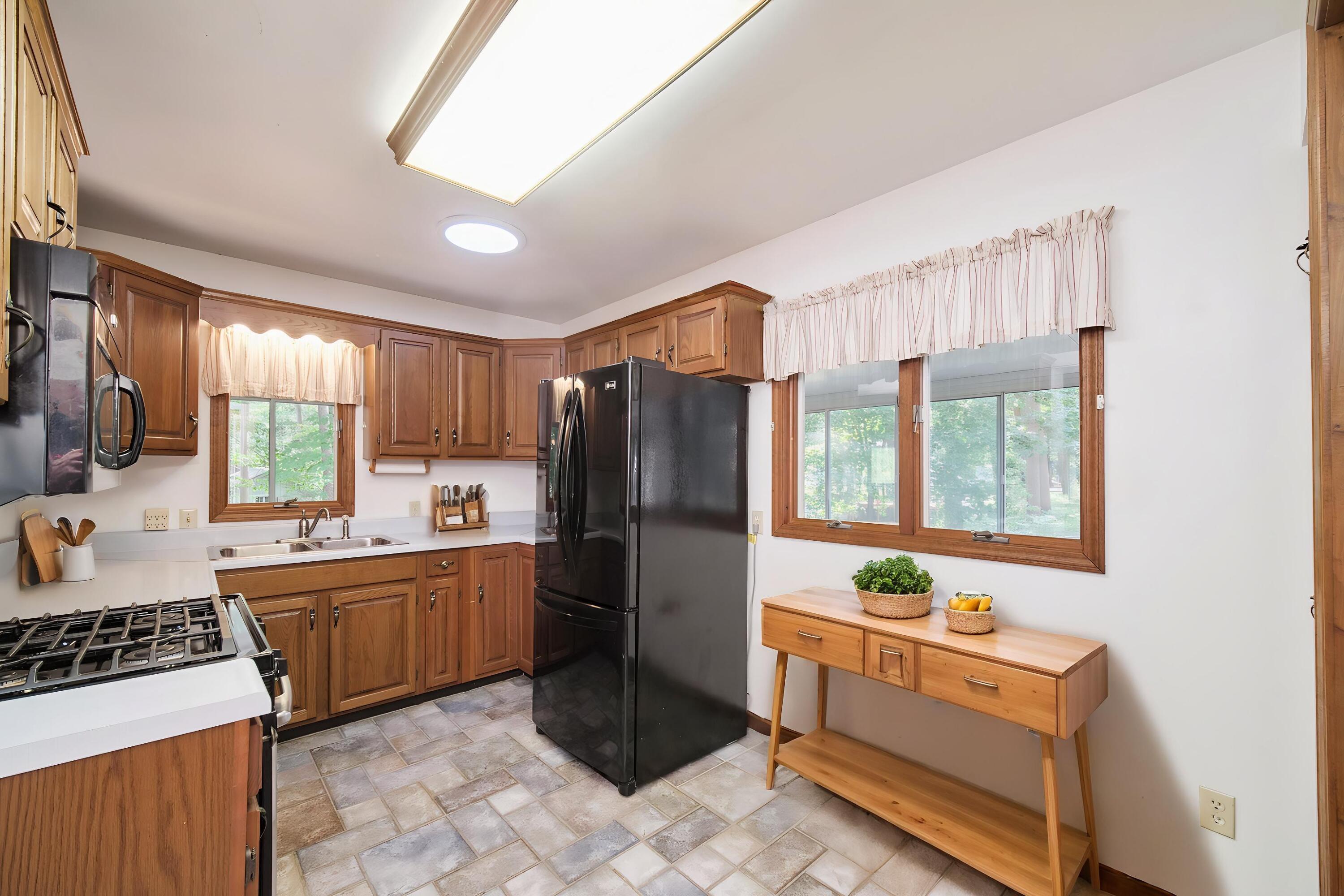 3423 Balsam Avenue Property Photo 16