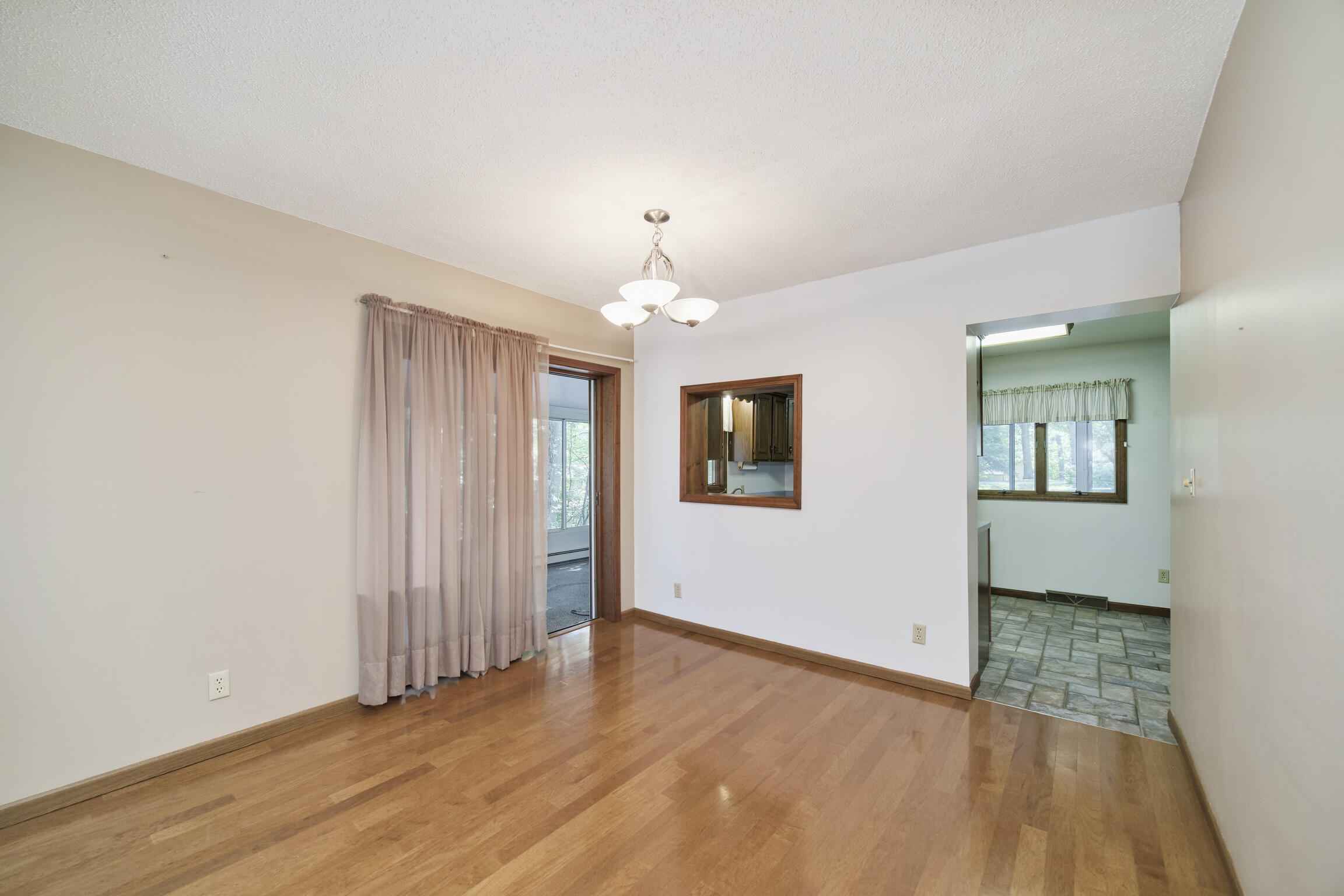3423 Balsam Avenue Property Photo 20