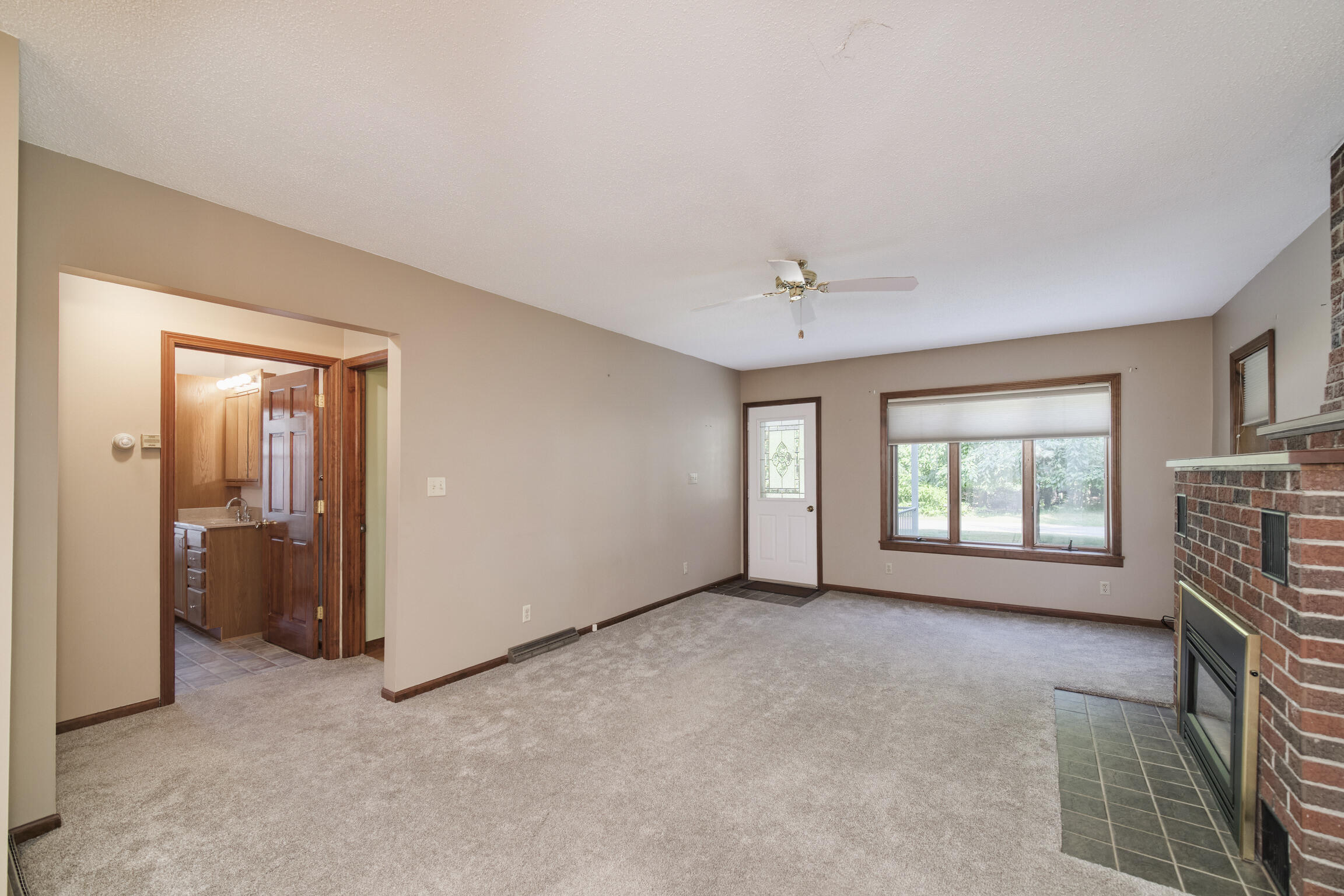 3423 Balsam Avenue Property Photo 23