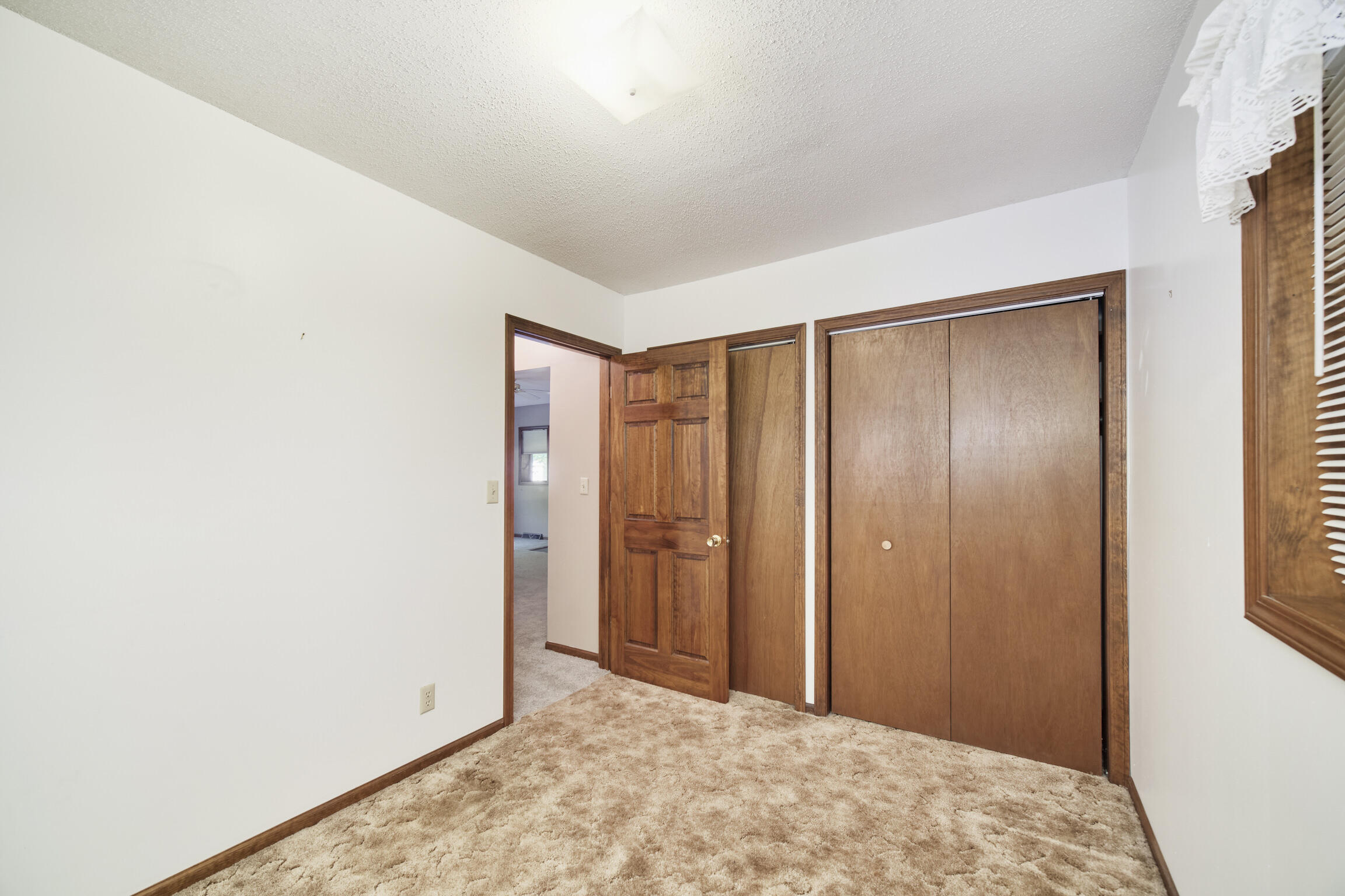3423 Balsam Avenue Property Photo 34