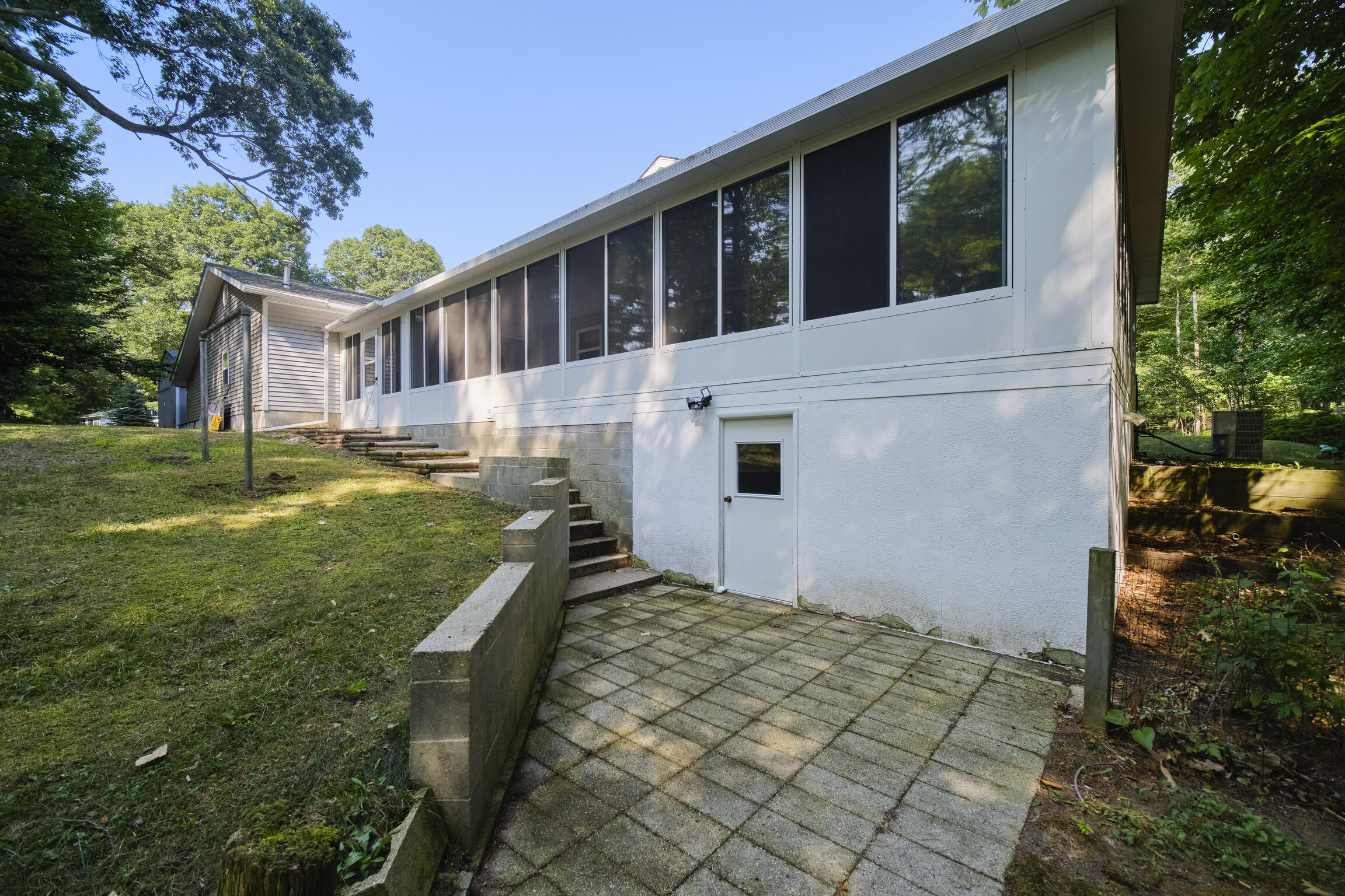 3423 Balsam Avenue Property Photo 43