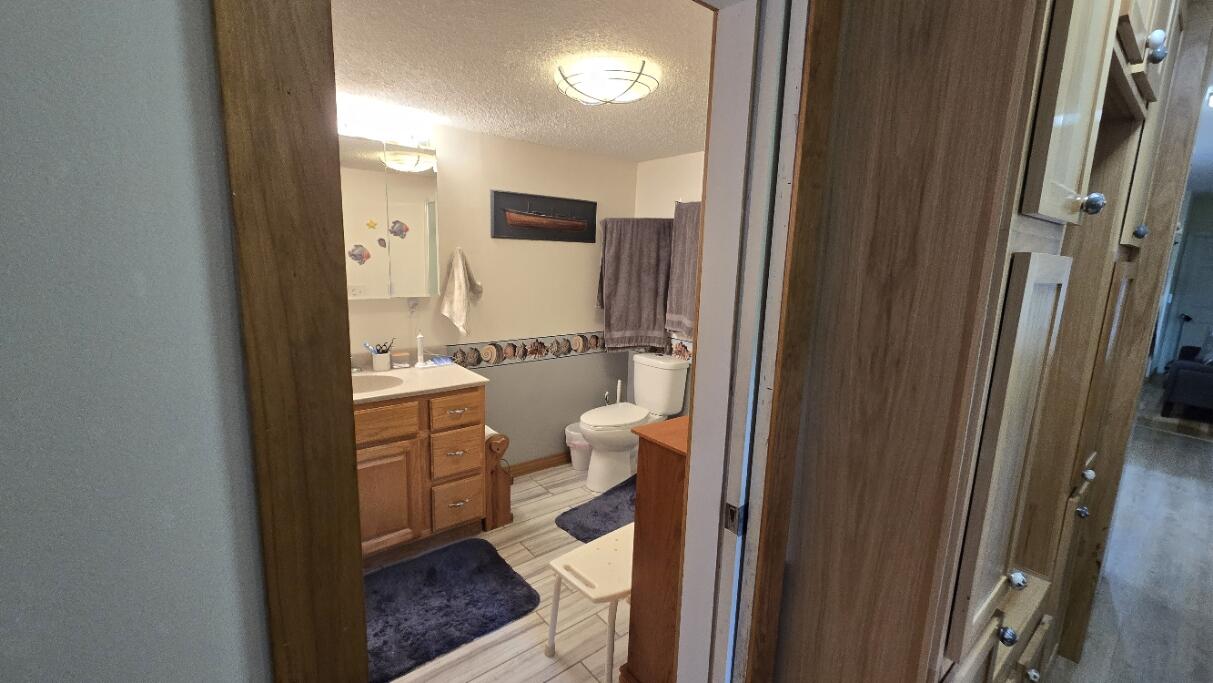11118 E Grand River Avenue Property Photo 8