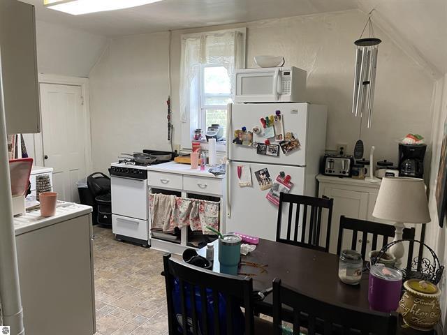 314 E Pine Street Property Photo 23