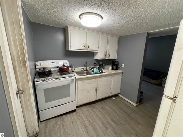 314 E Pine Street Property Photo 24