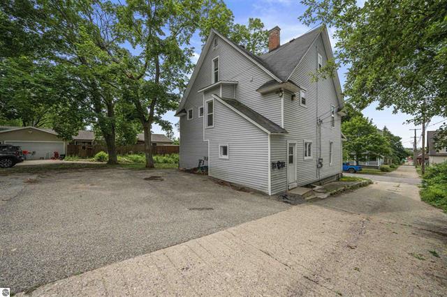 314 E Pine Street Property Photo 41