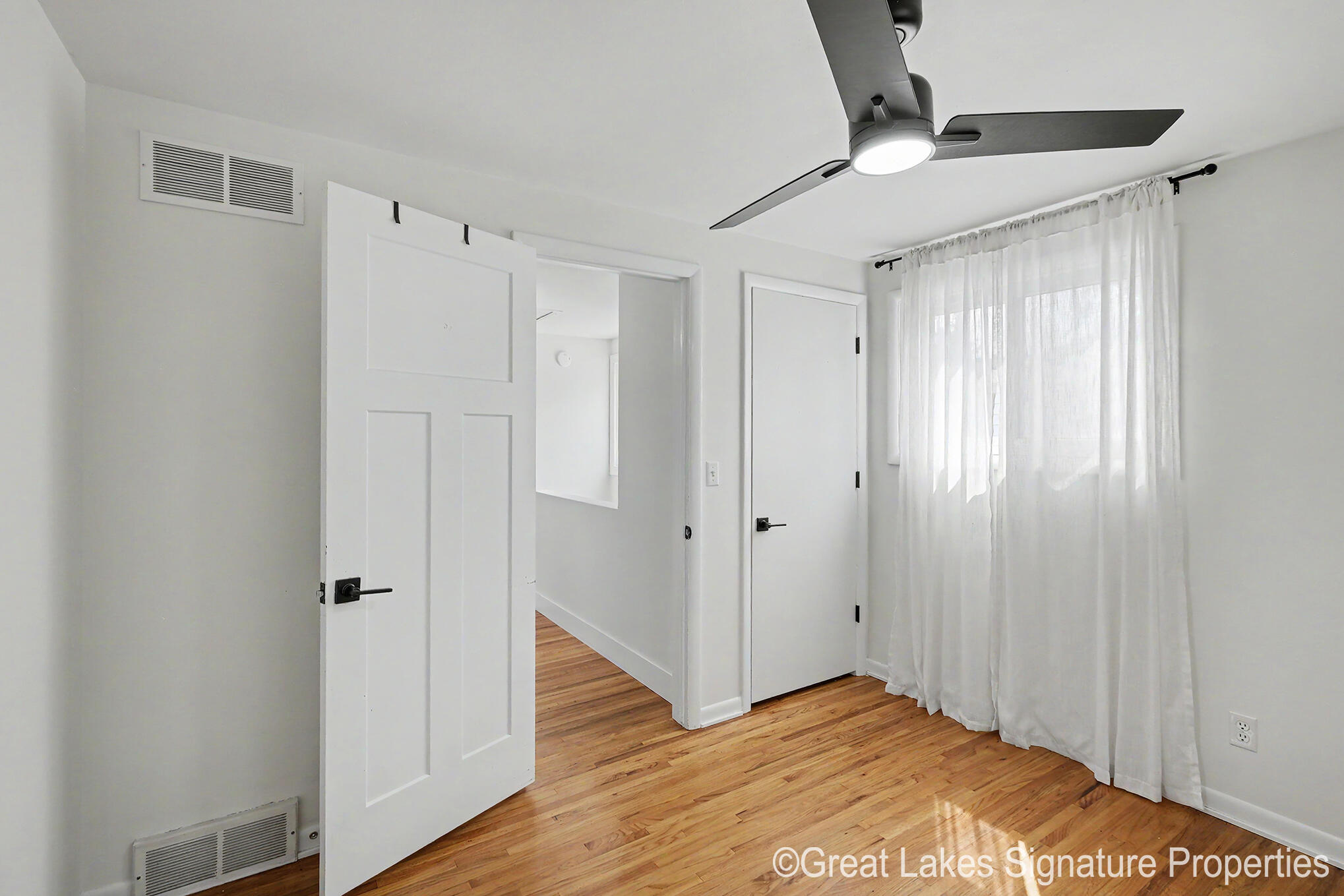 8282 Courtland Drive Ne Property Photo 23