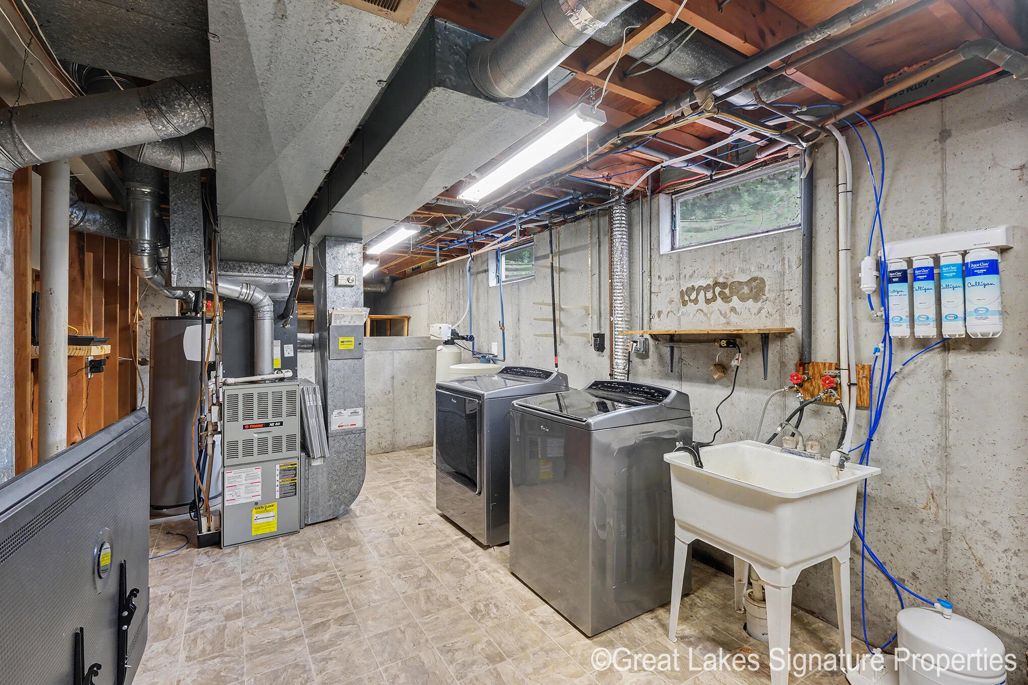 8282 Courtland Drive Ne Property Photo 25