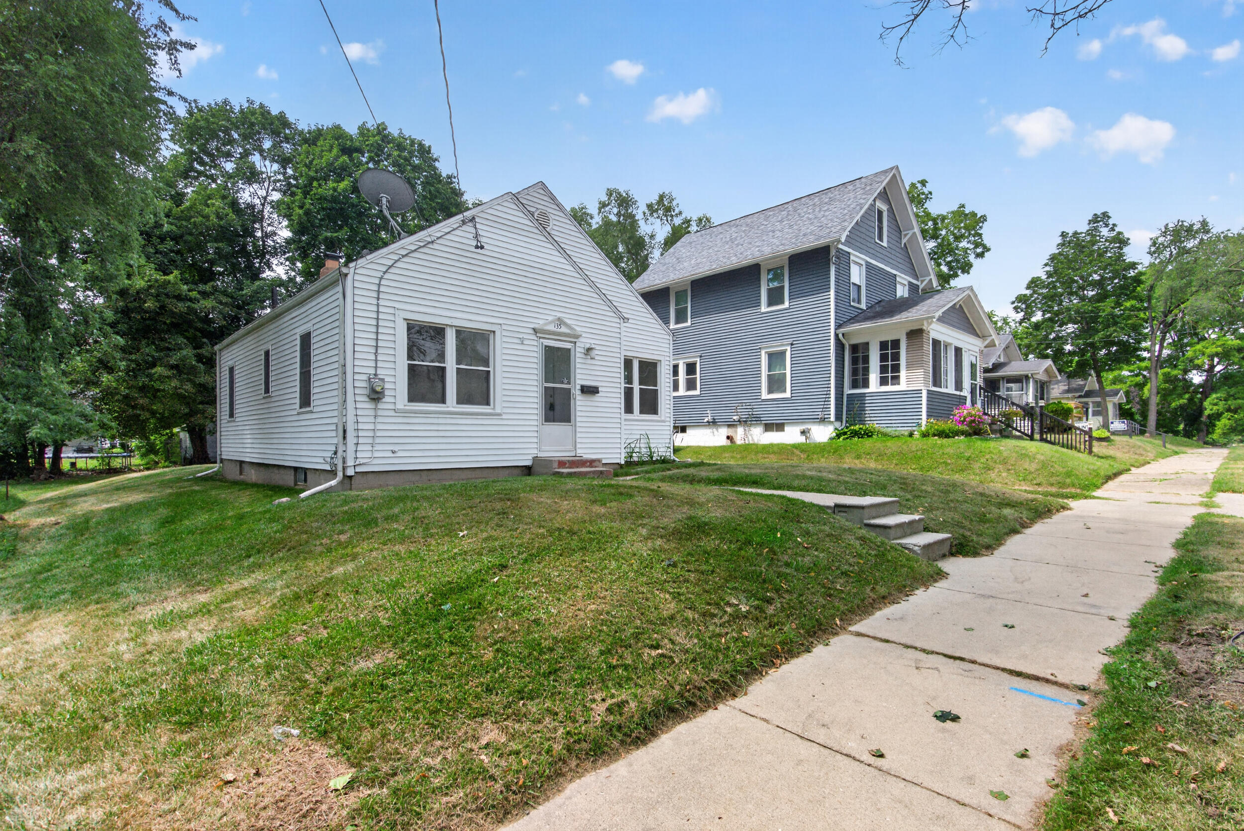 135 E Mansion Property Photo 3
