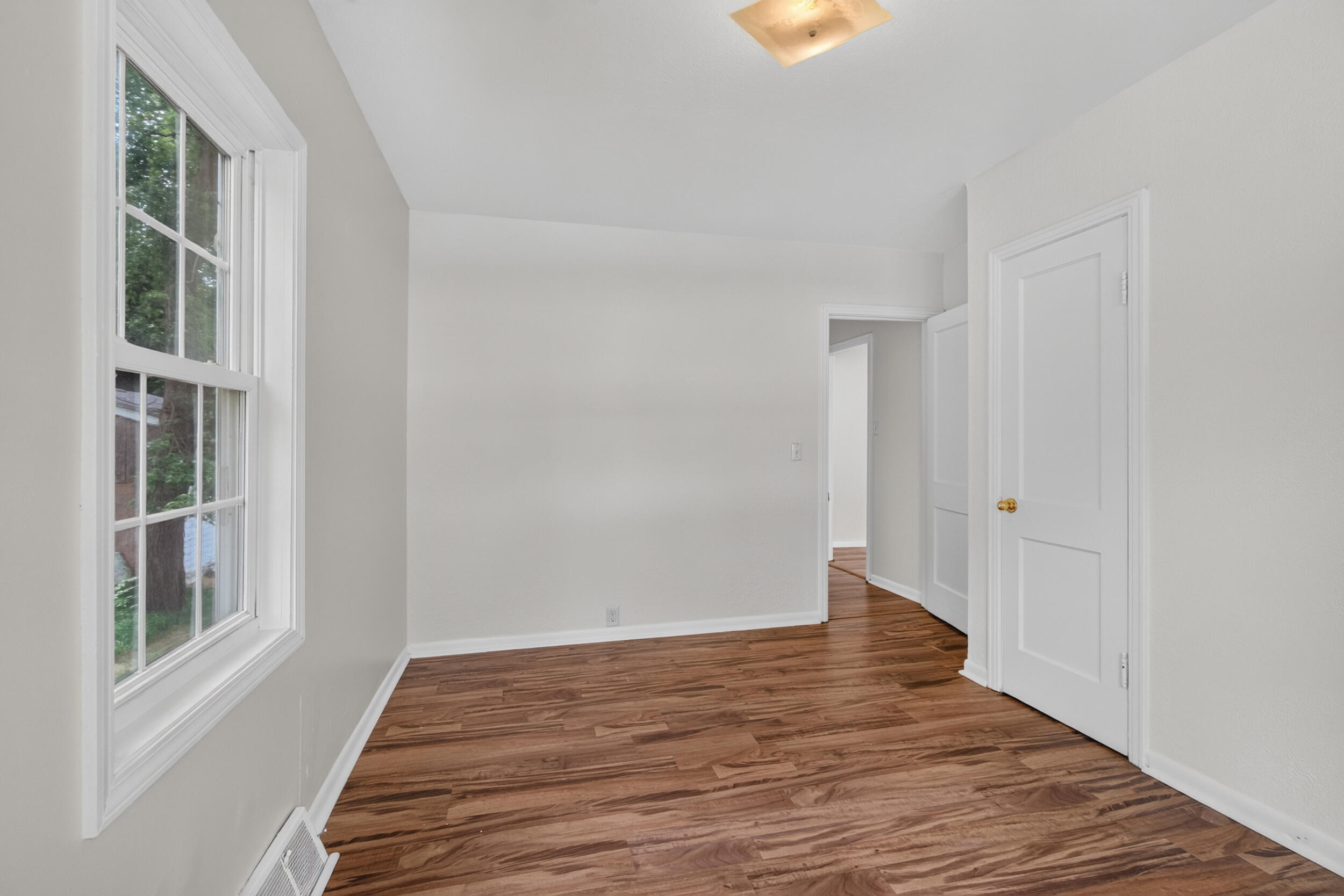 135 E Mansion Property Photo 6
