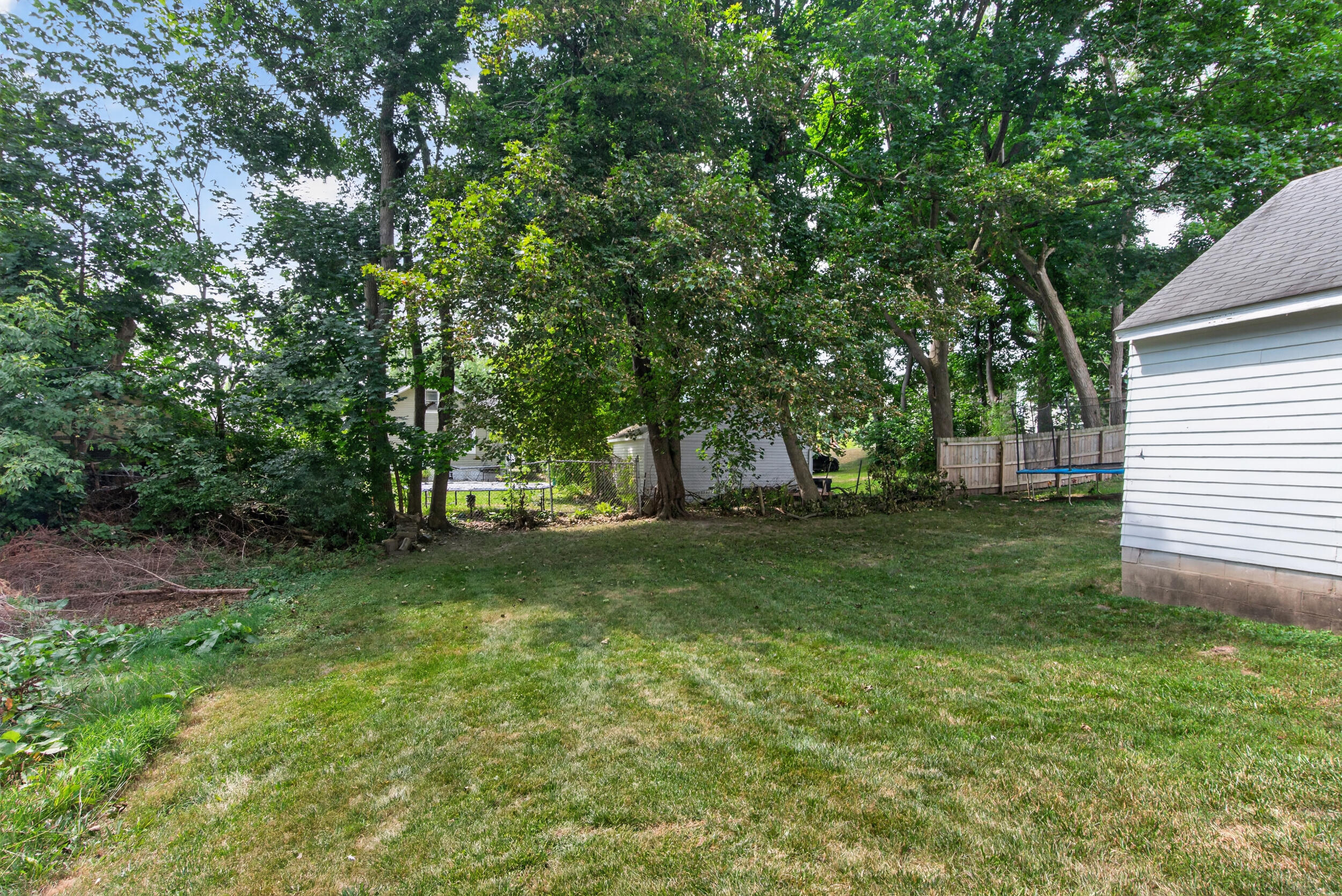 135 E Mansion Property Photo 9