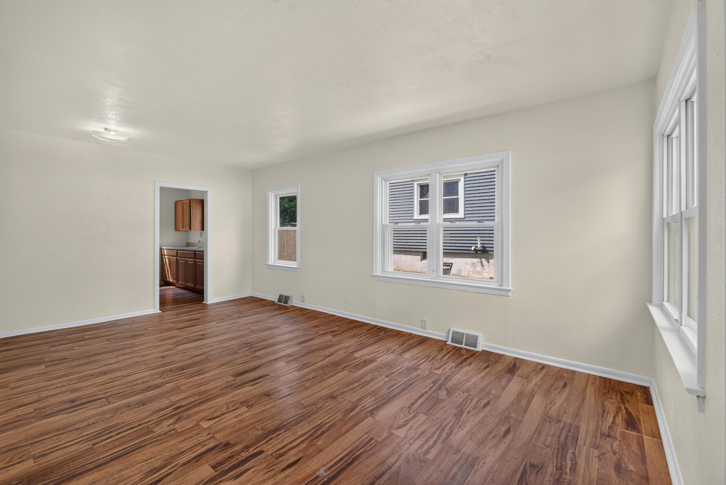 135 E Mansion Property Photo 13