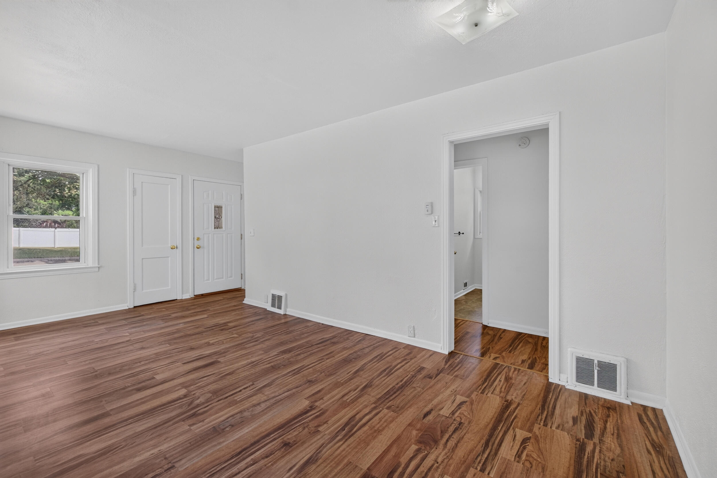135 E Mansion Property Photo 16