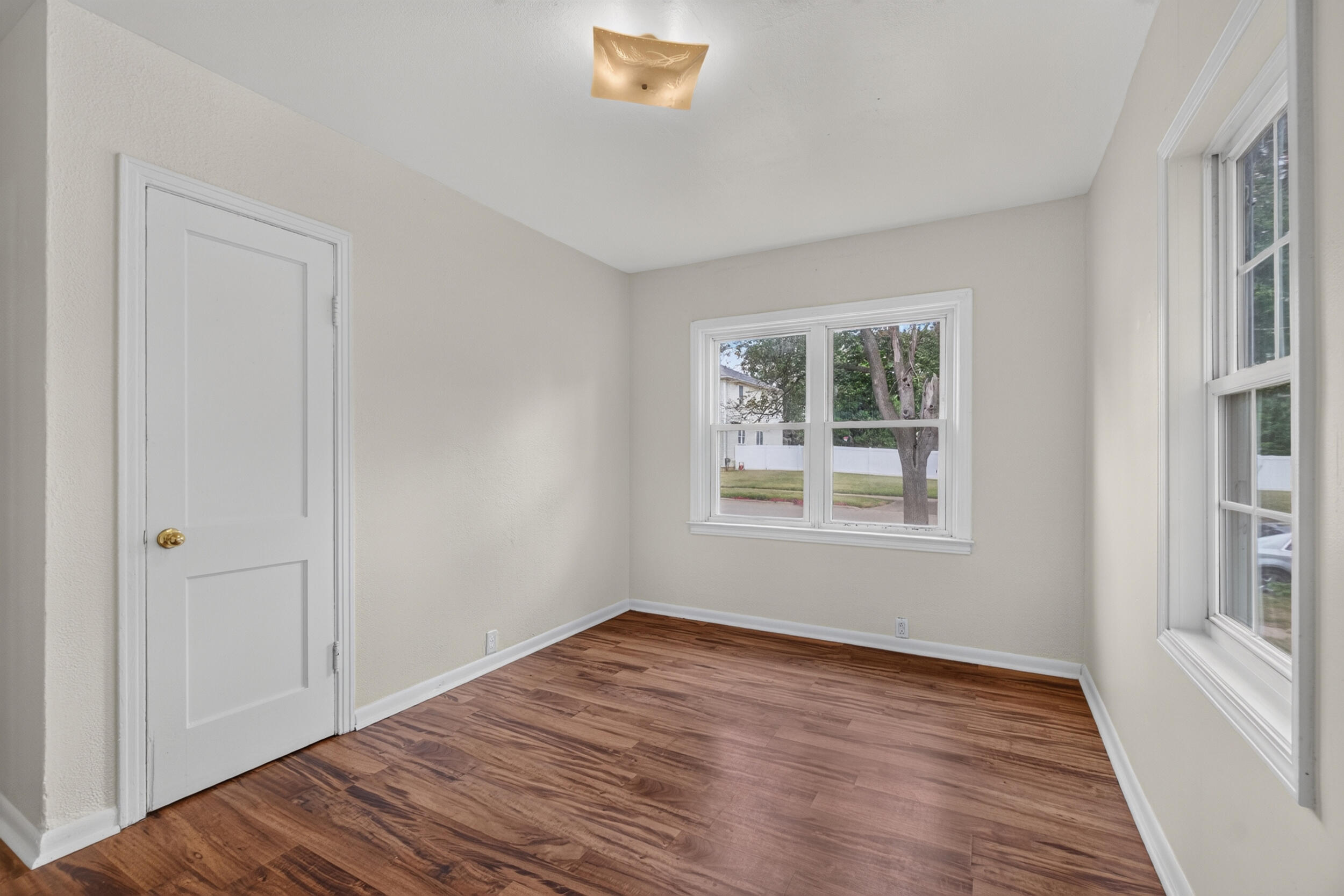 135 E Mansion Property Photo 21