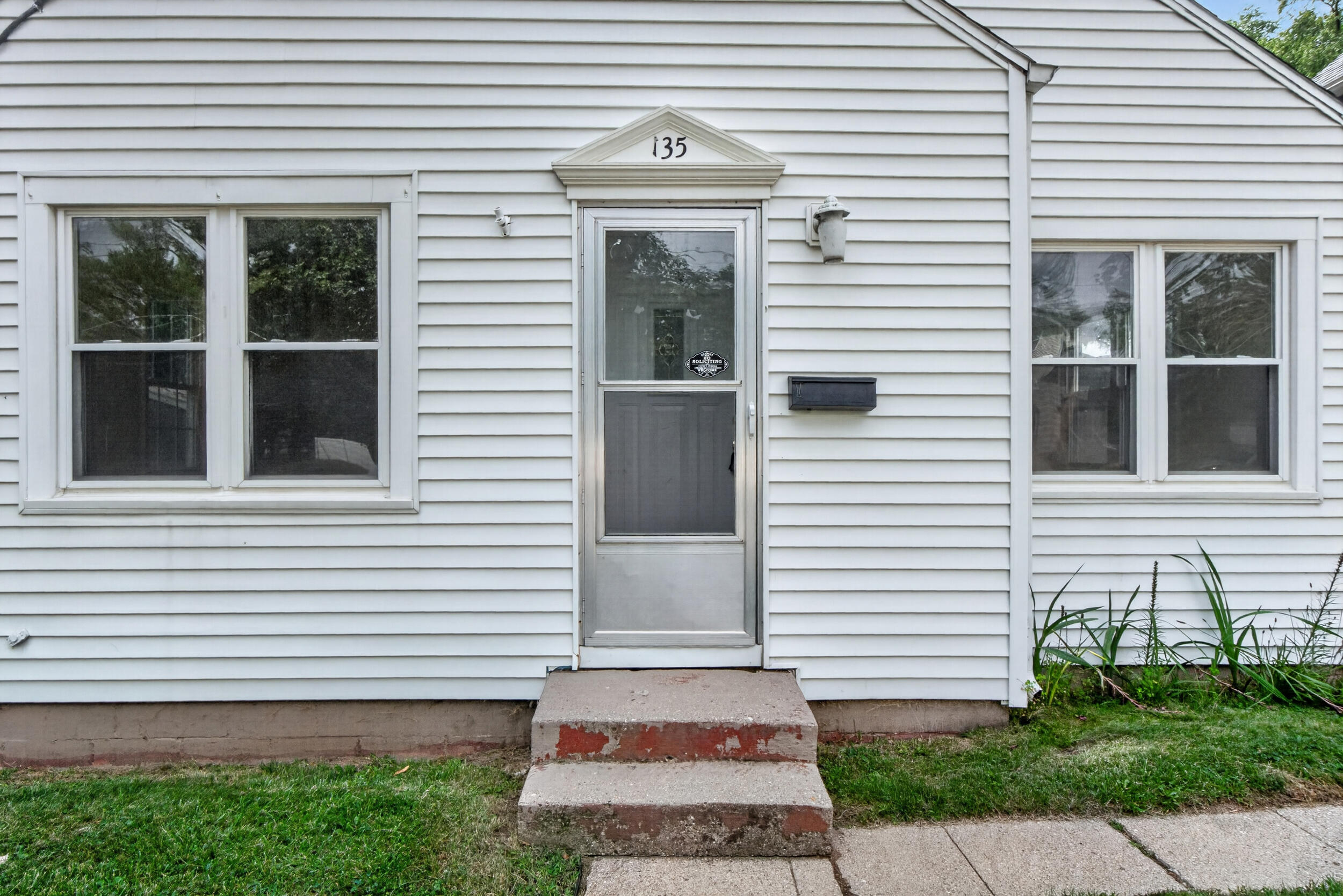 135 E Mansion Property Photo 27