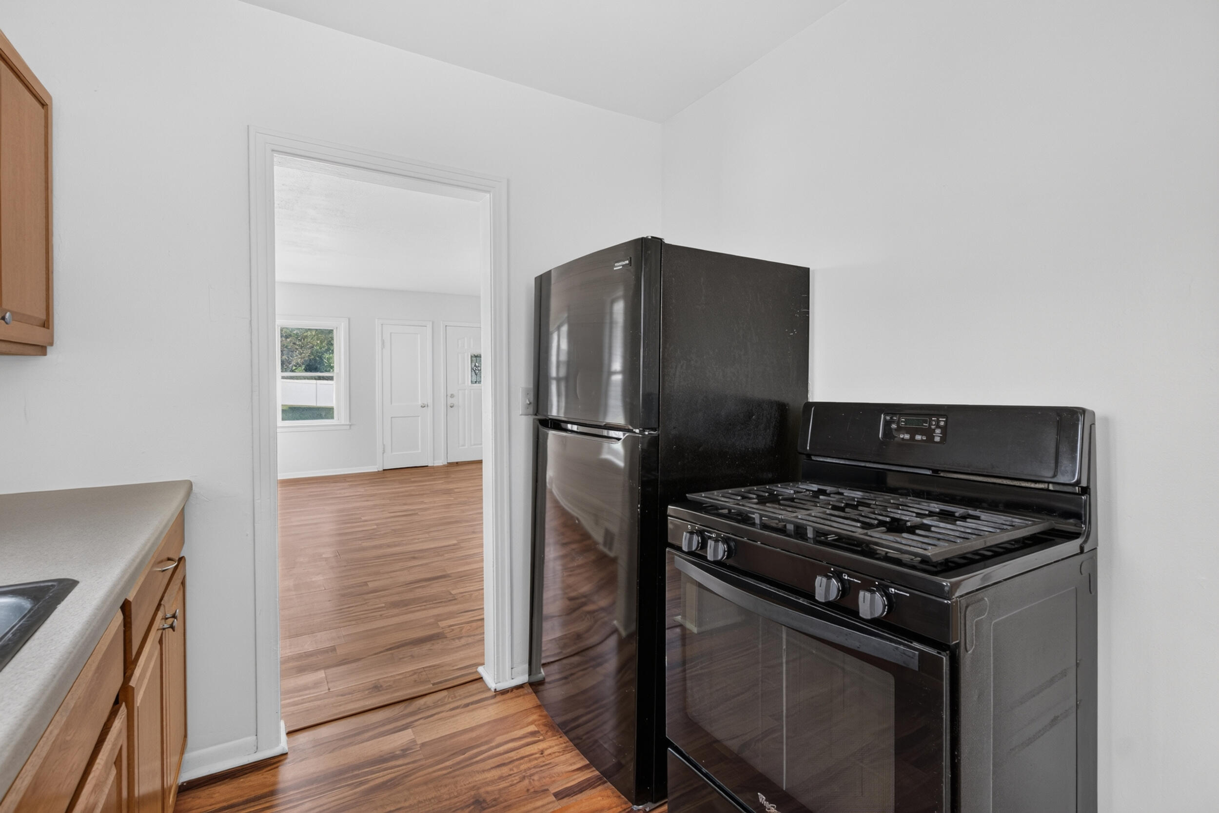 135 E Mansion Property Photo 29