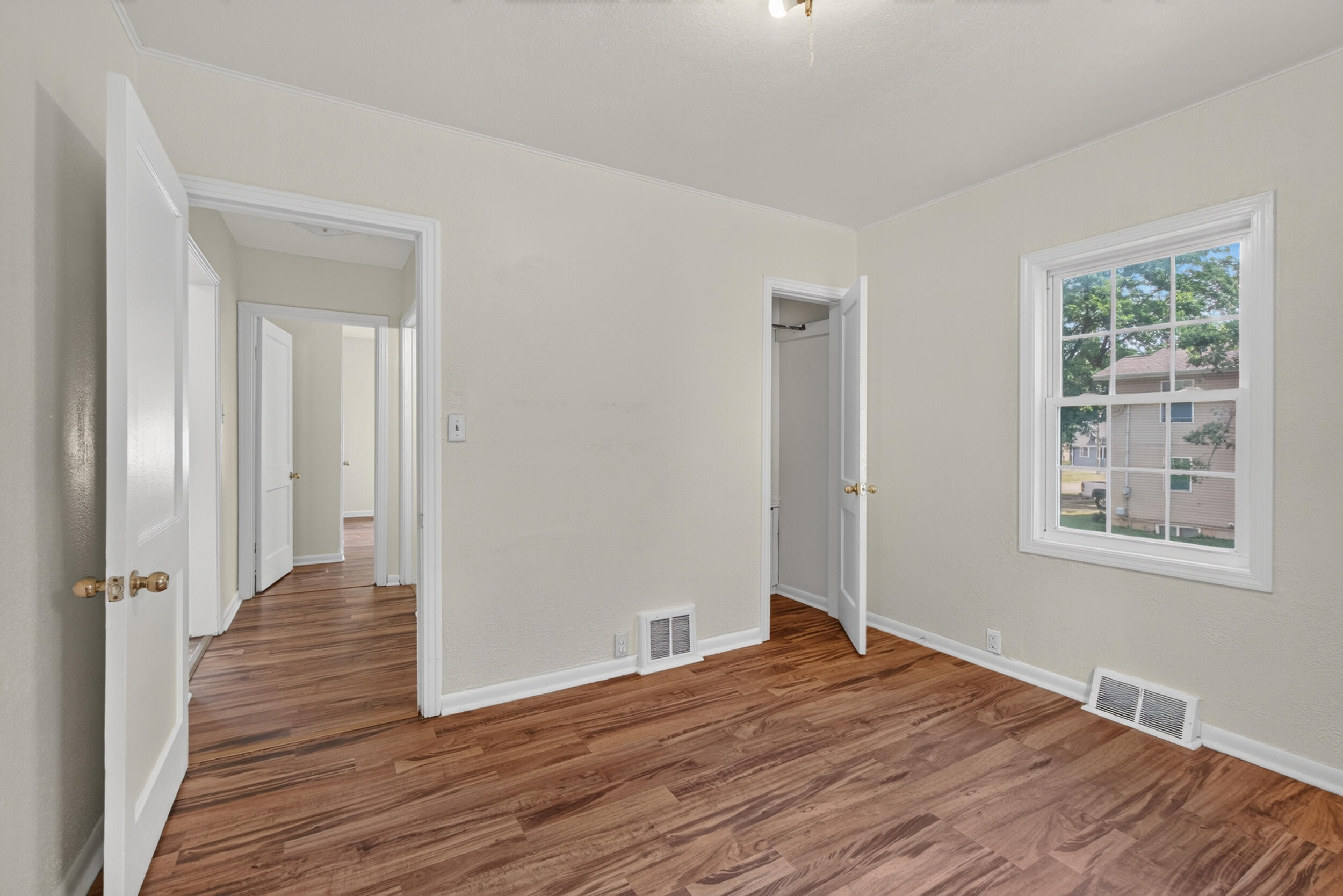 135 E Mansion Property Photo 33