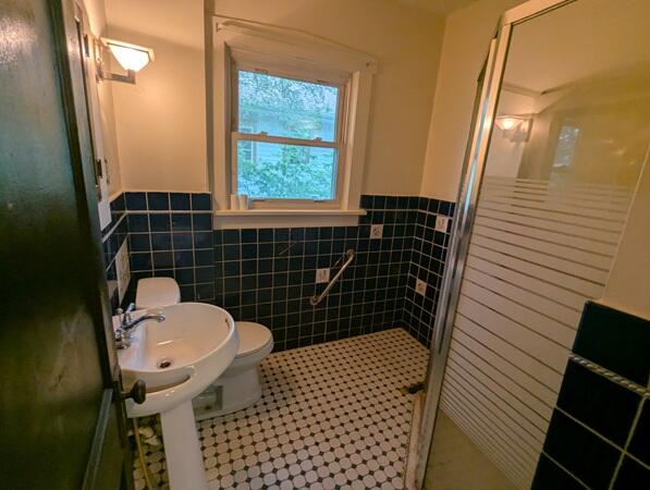 140 W Addison Street Property Photo 6