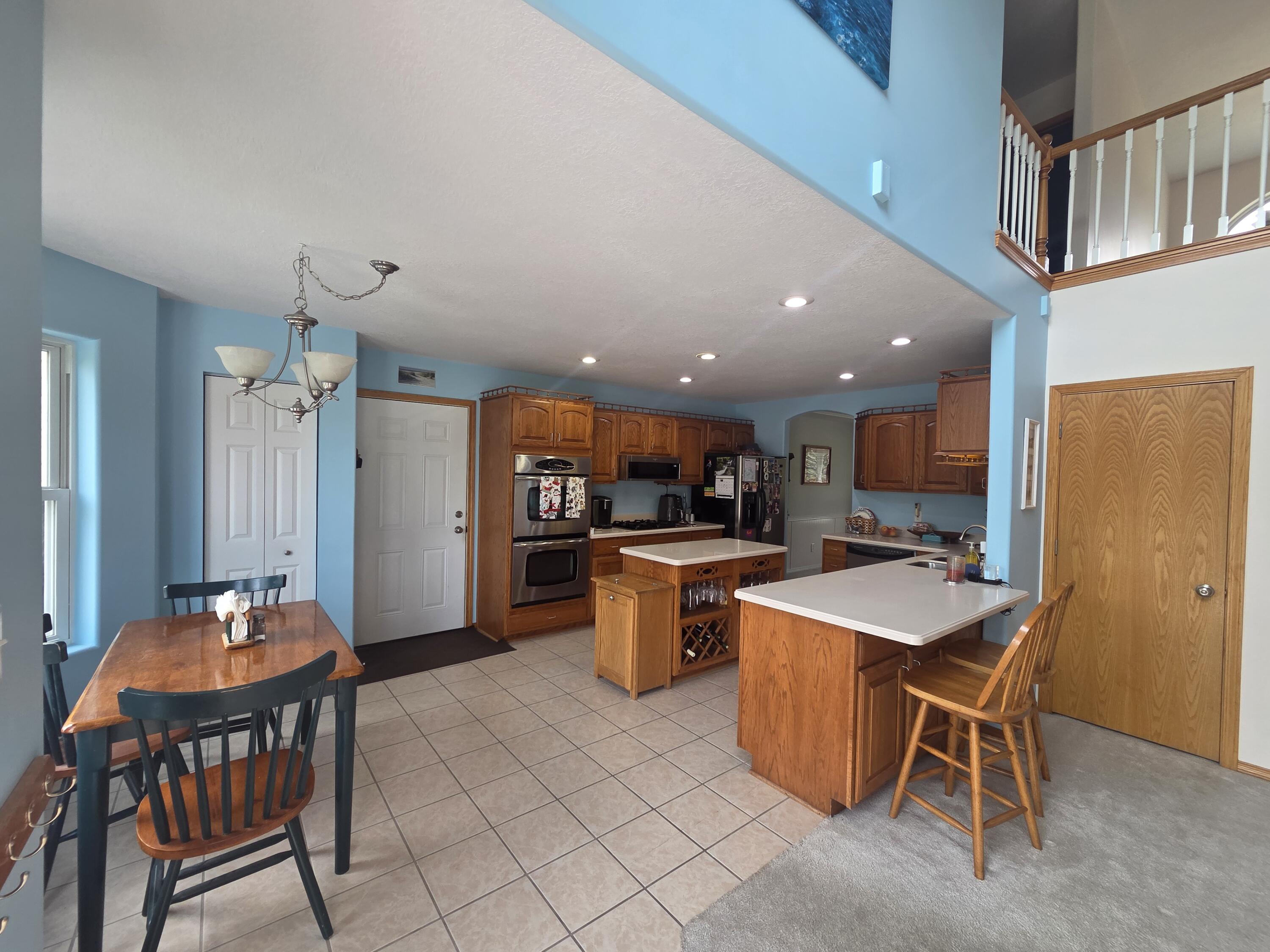 1106 S Bundy Drive Property Photo 2