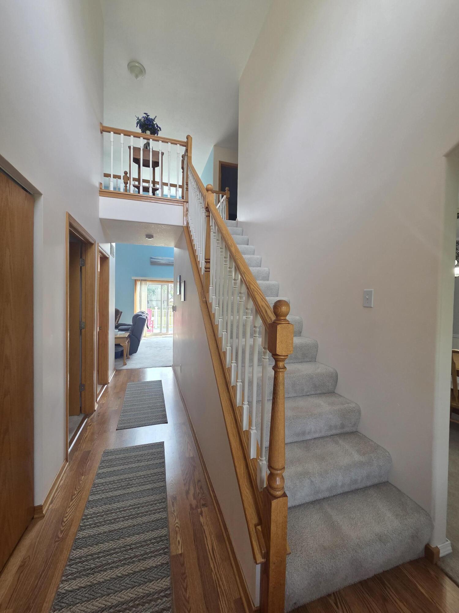 1106 S Bundy Drive Property Photo 10
