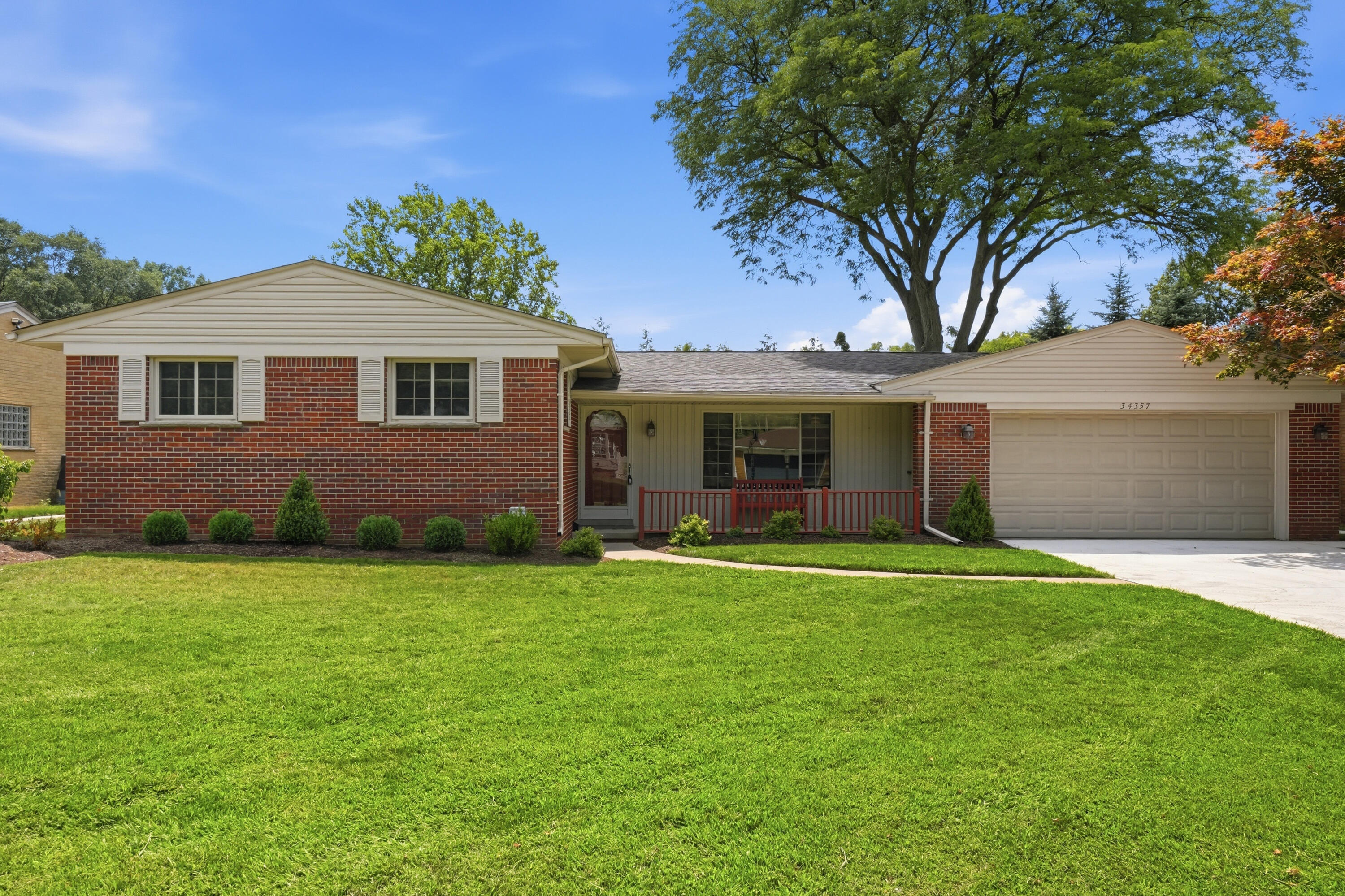 34357 Munger Drive Property Photo 1