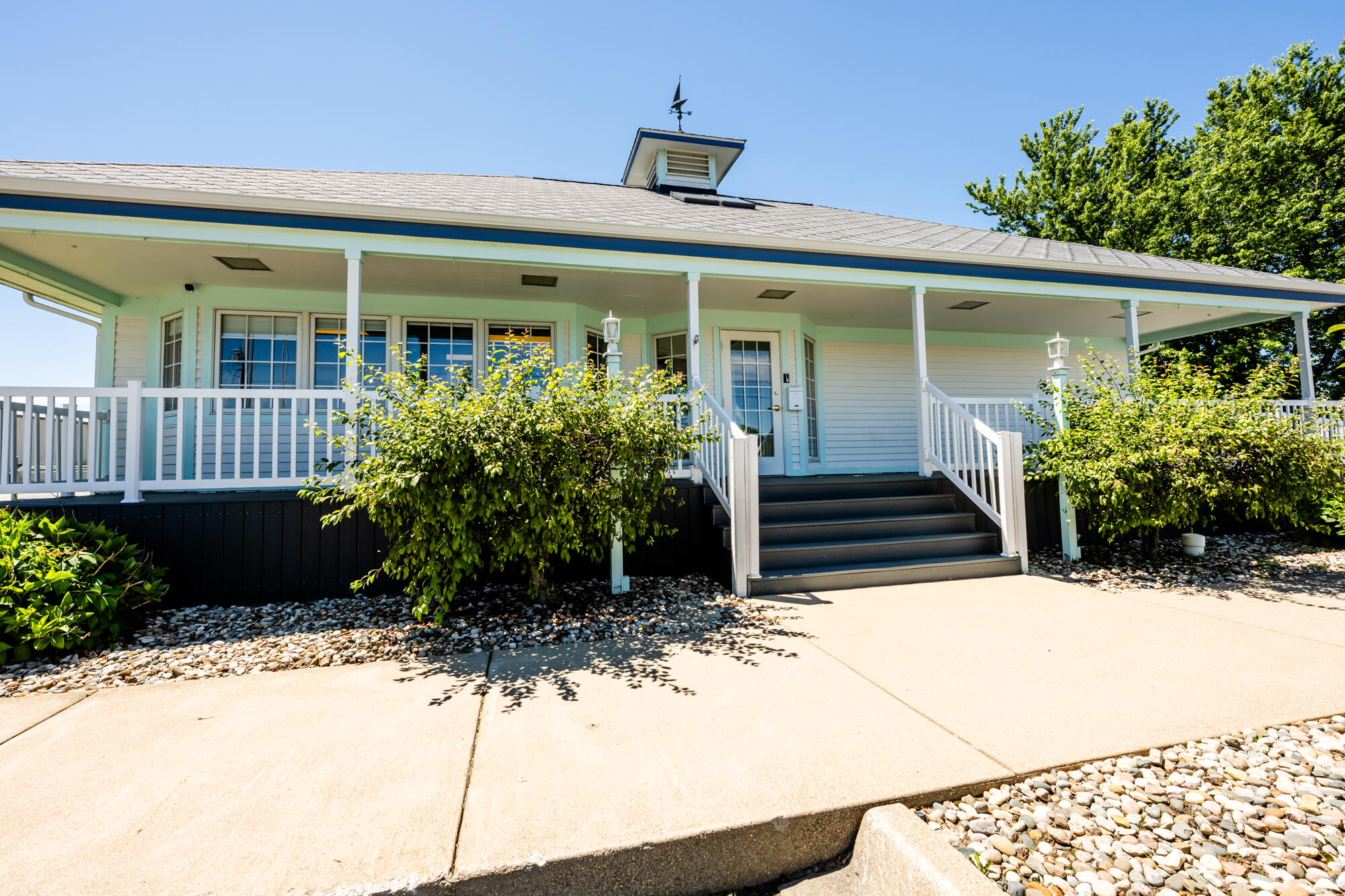2300 Pipestone Road Property Photo 2