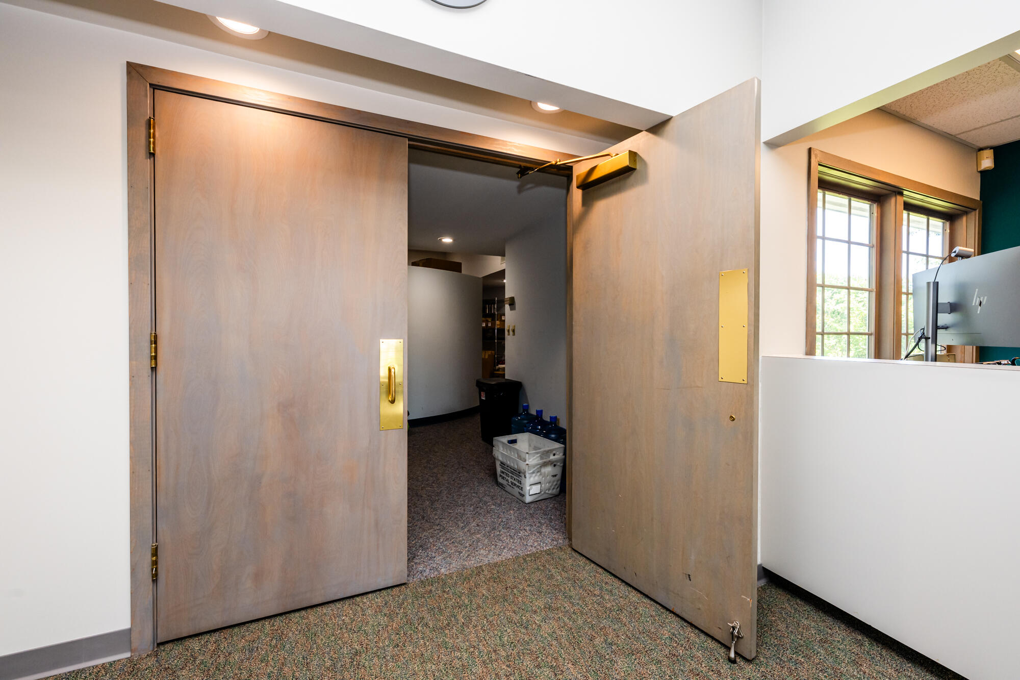 2300 Pipestone Road Property Photo 11