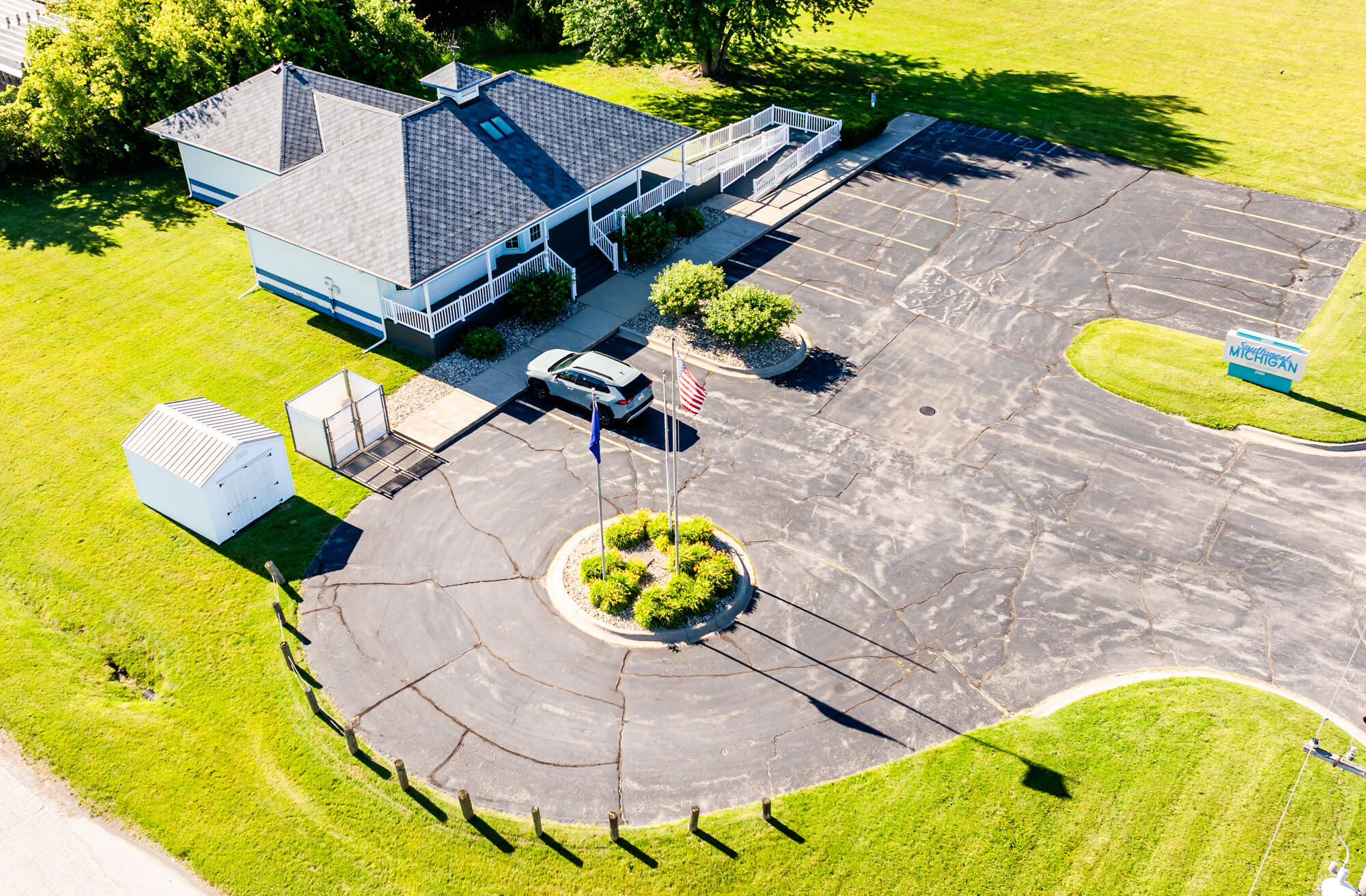 2300 Pipestone Road Property Photo 31