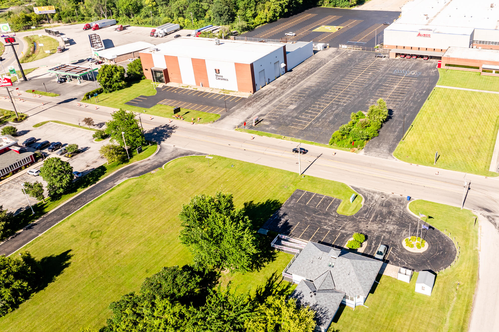 2300 Pipestone Road Property Photo 33