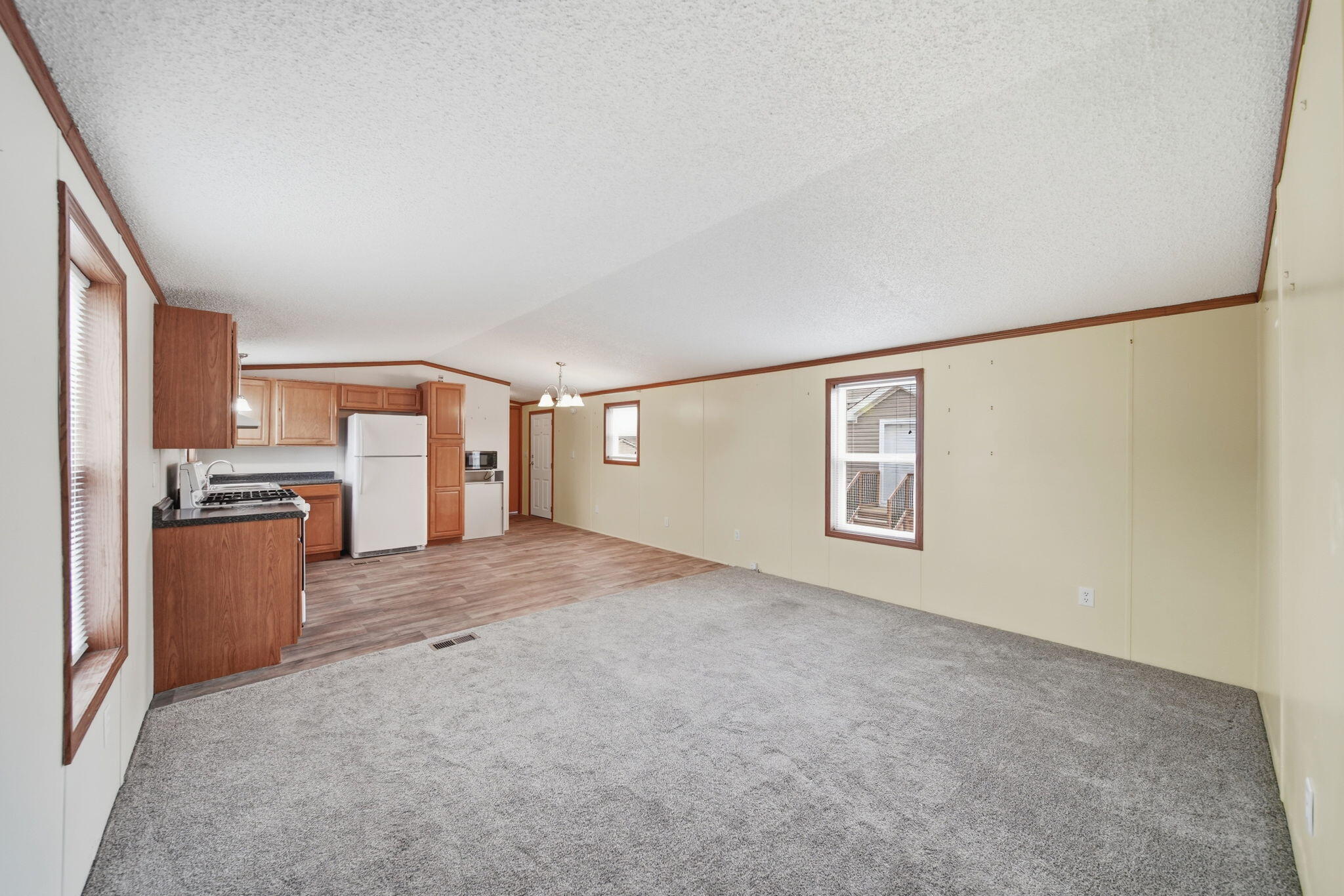 181 Newbury Property Photo 6