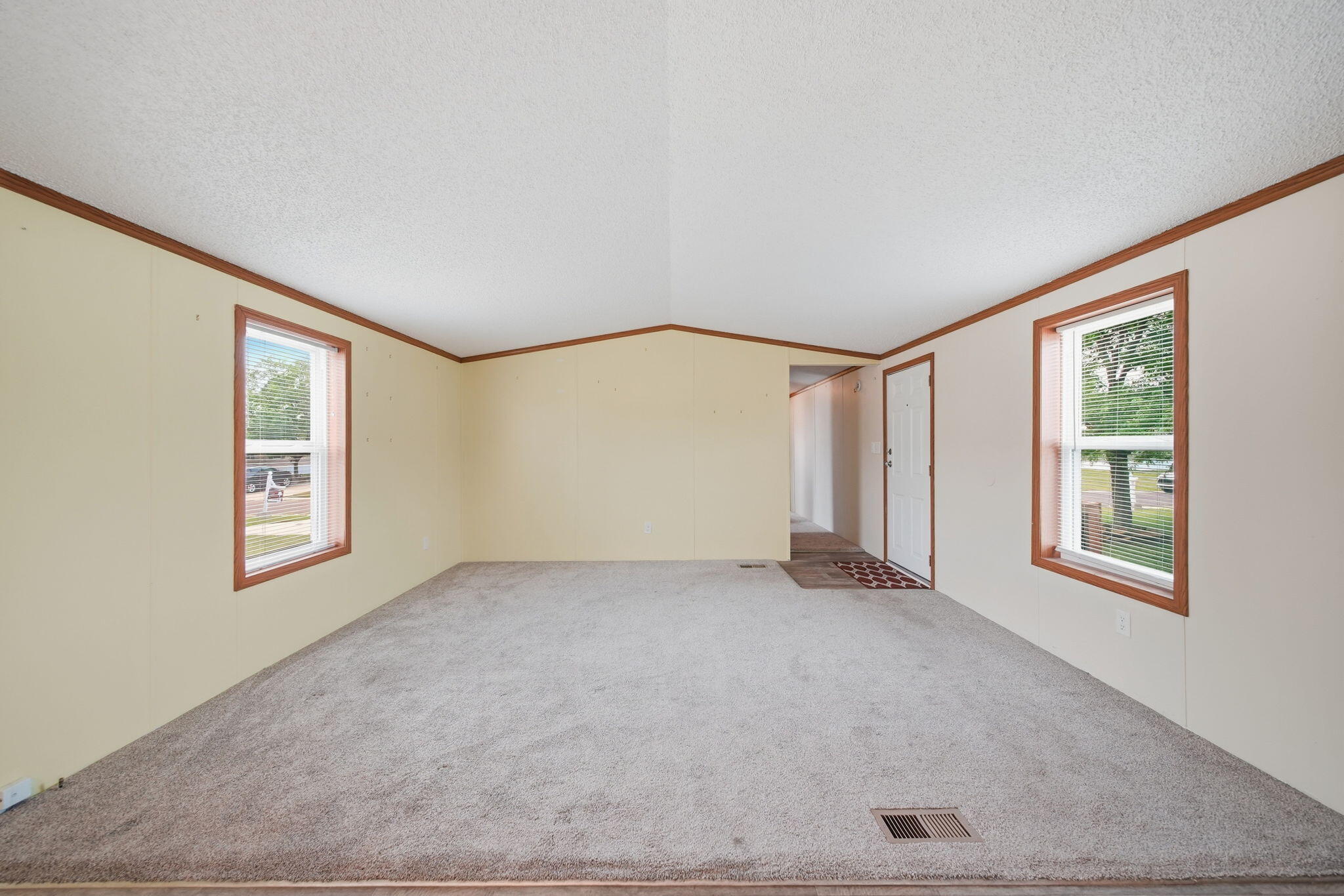 181 Newbury Property Photo 7