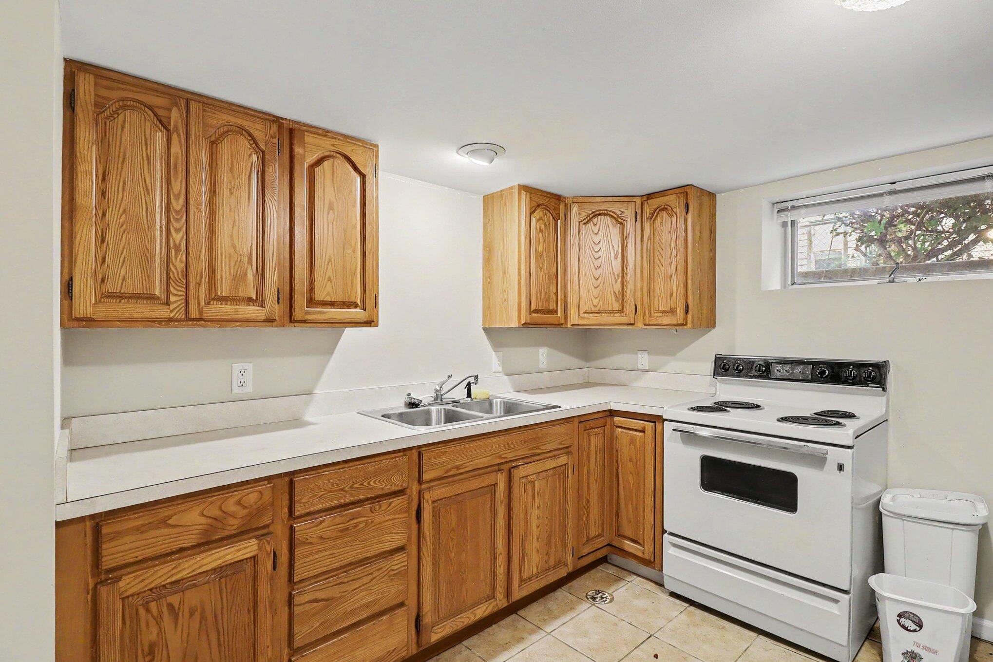 124 N Summit Street Property Photo 5