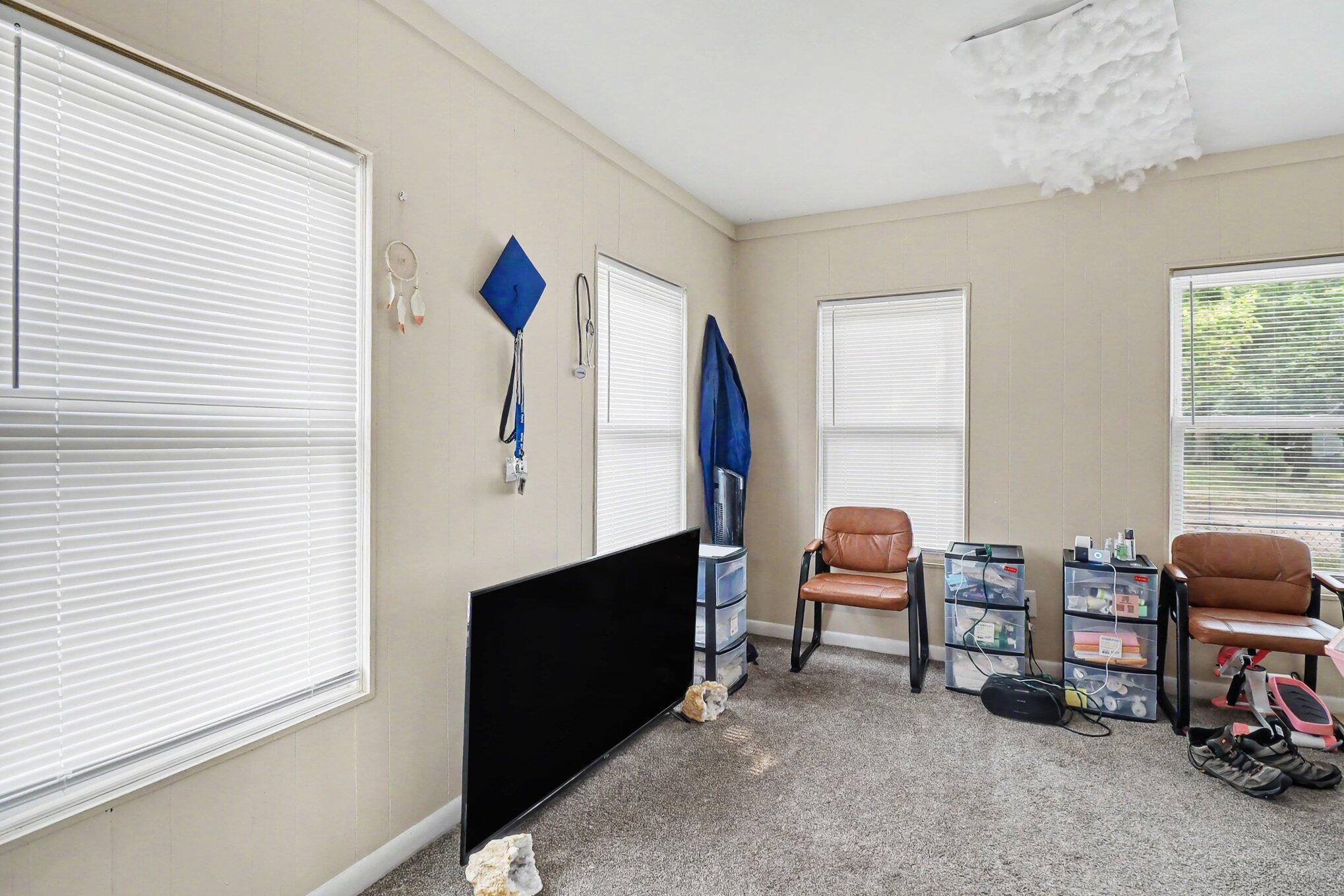 17 N Summit Street Property Photo 3