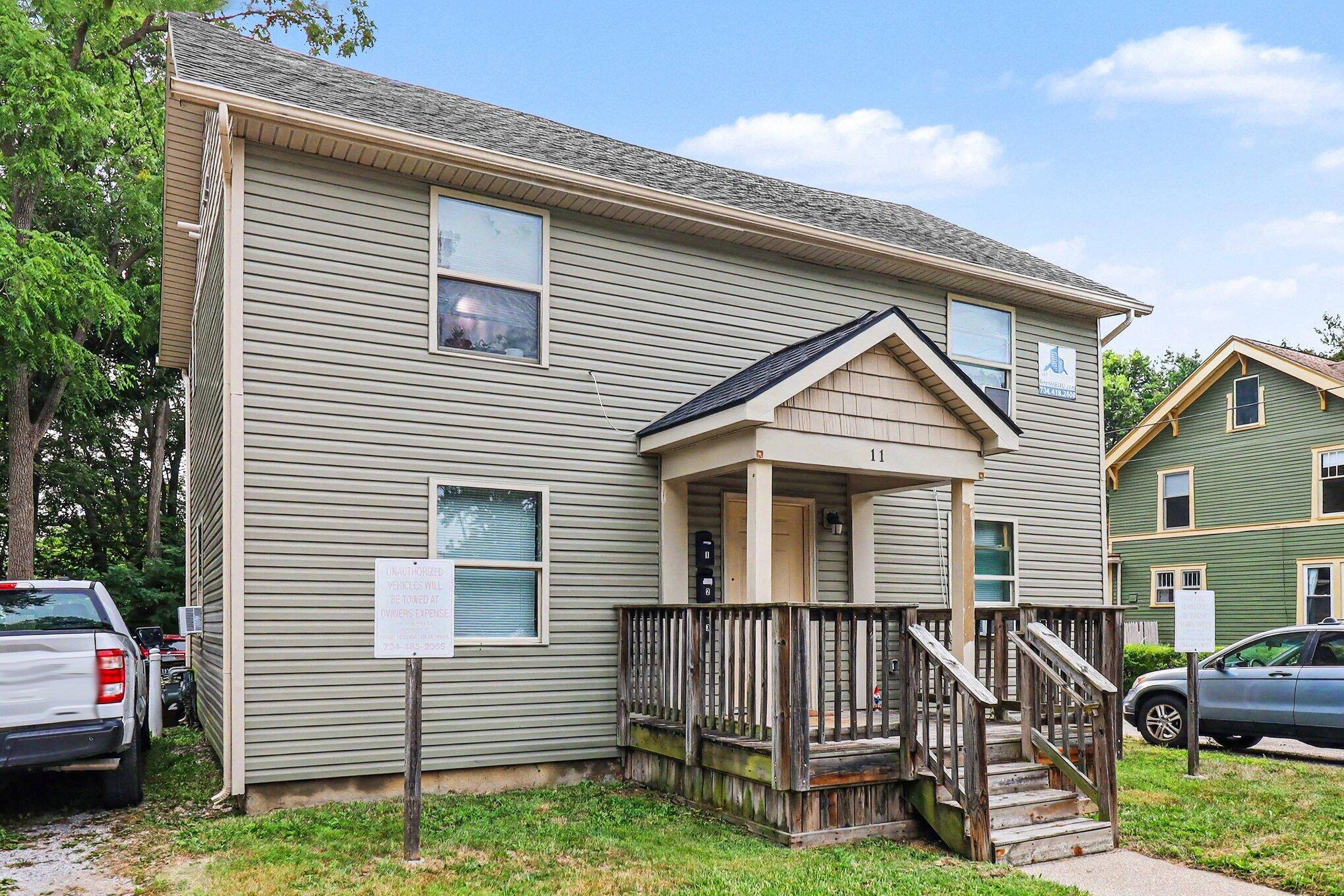 11 S Summit Street Property Photo 1