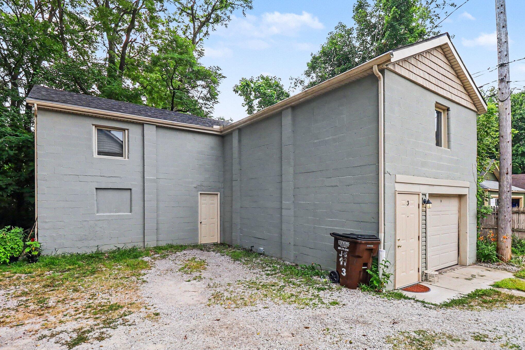 11 S Summit Street Property Photo 18