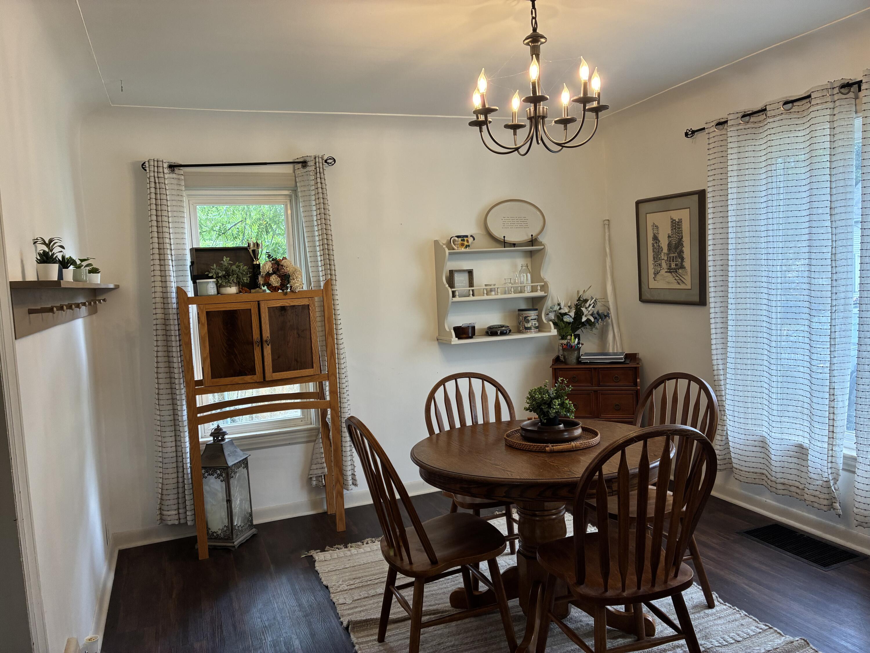 109 E Isabelle Street Property Photo 3