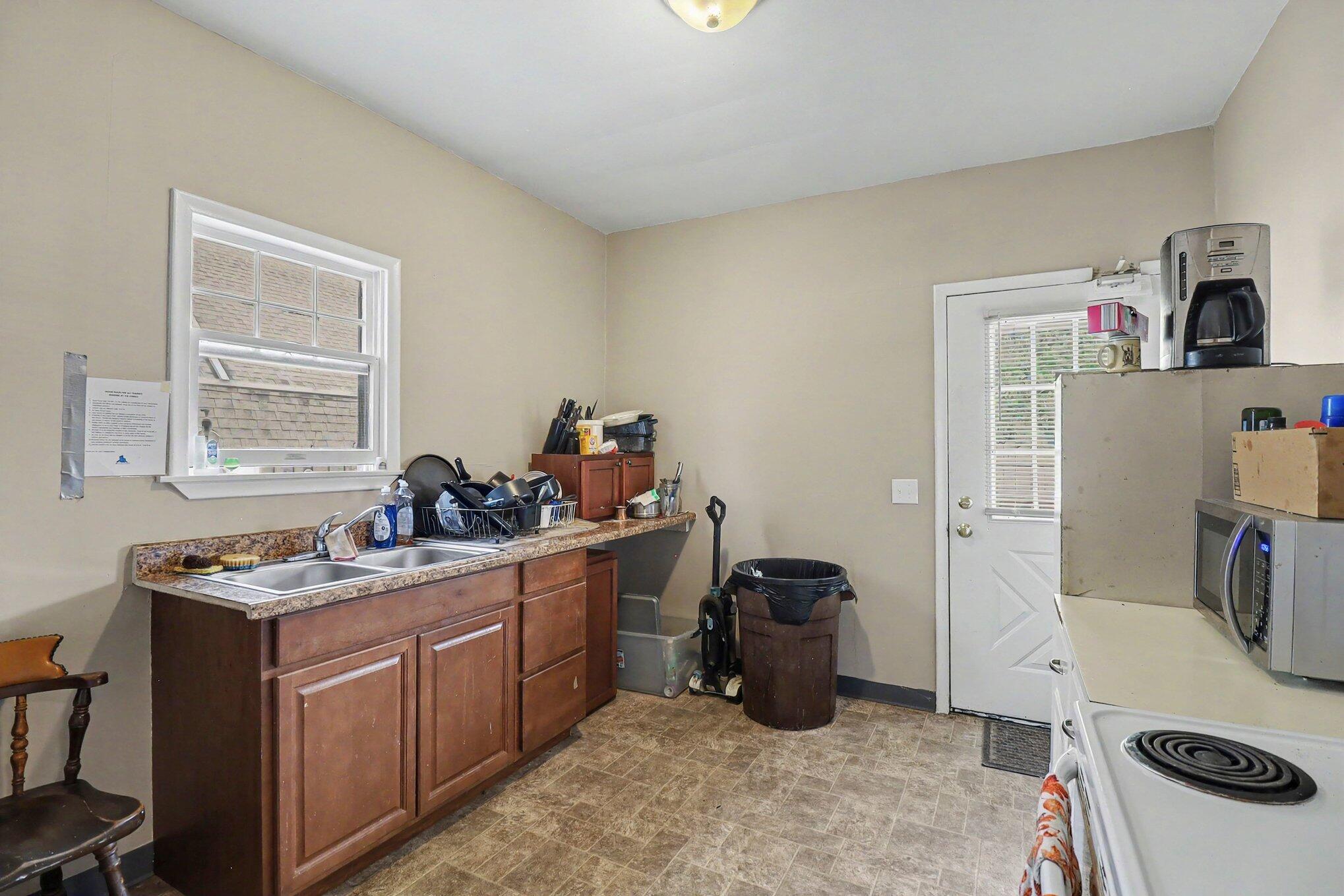 718 Lowell Street Property Photo 2