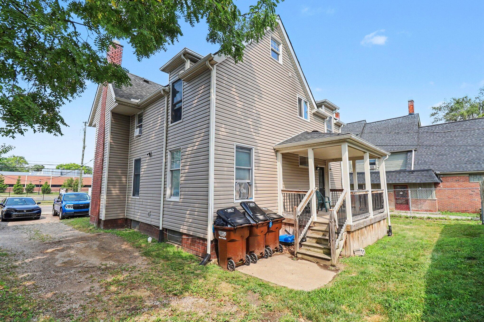718 Lowell Street Property Photo 7