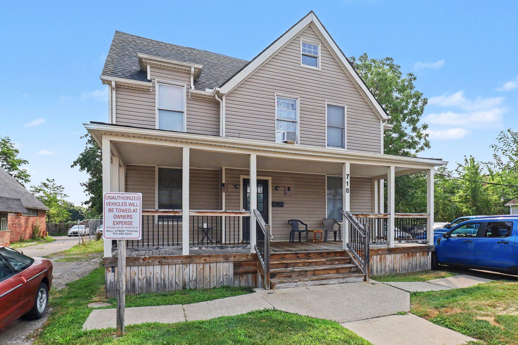 718 Lowell Street Property Photo 14