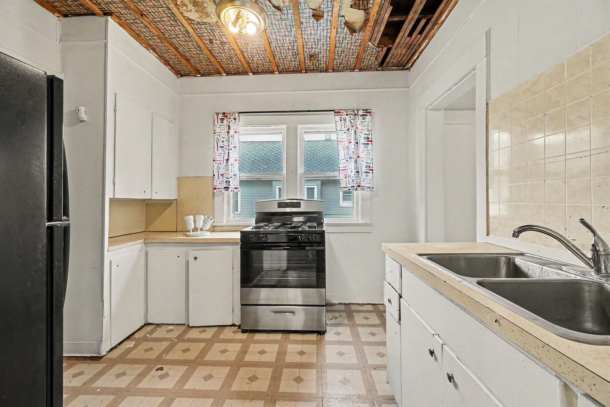 20 Summer Street Property Photo 7