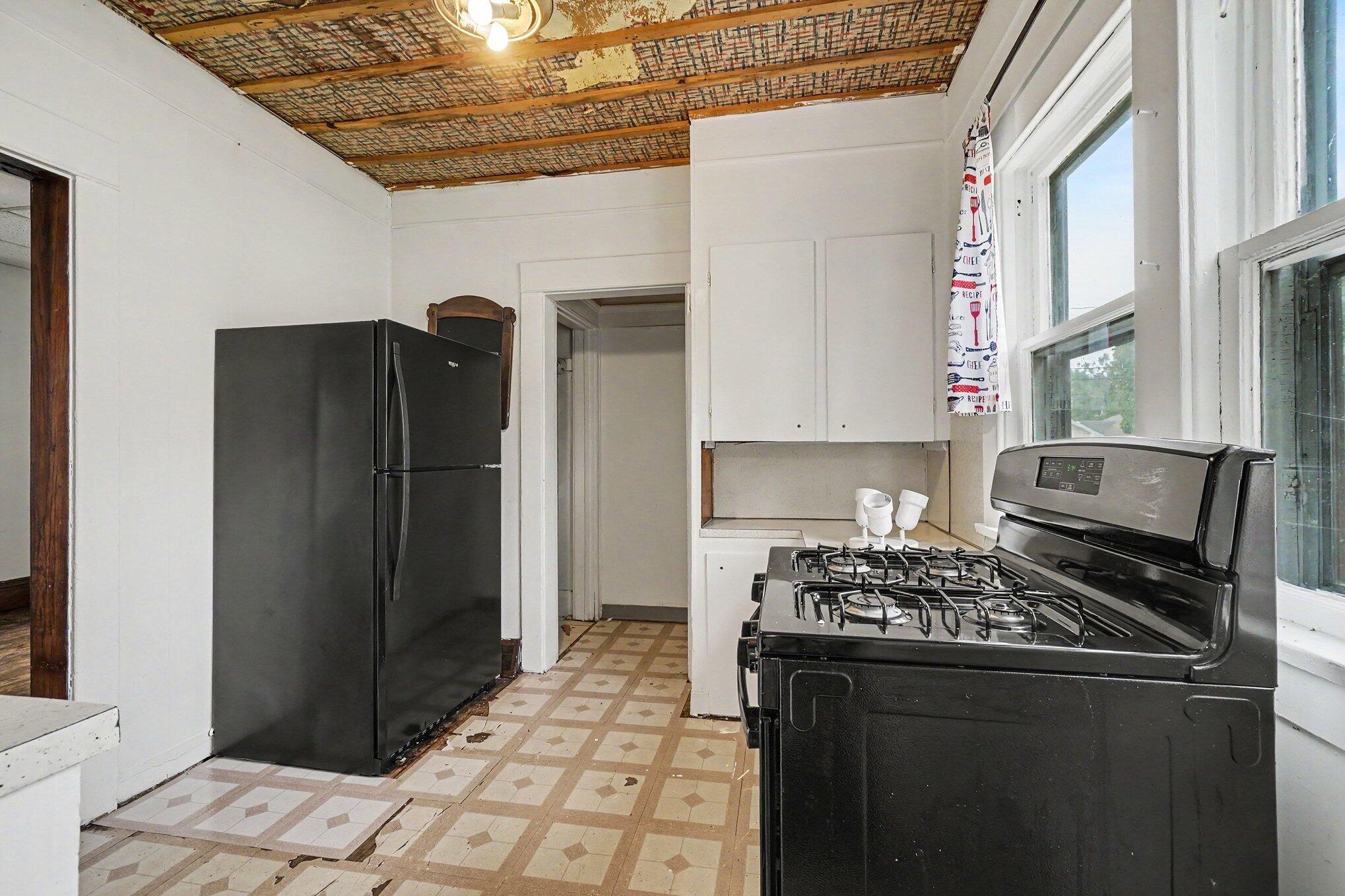 20 Summer Street Property Photo 8