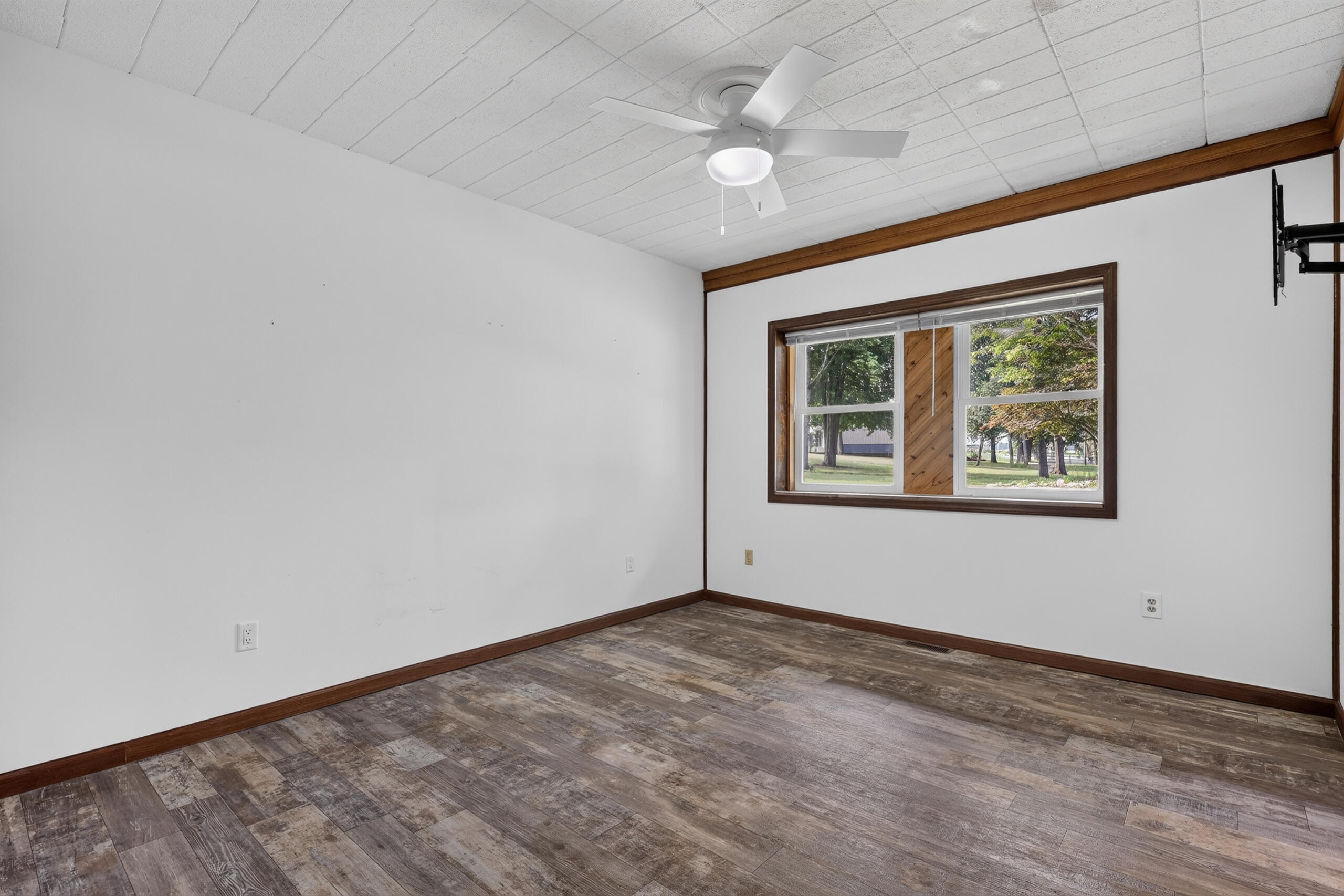 1166 N Long Road Property Photo 30