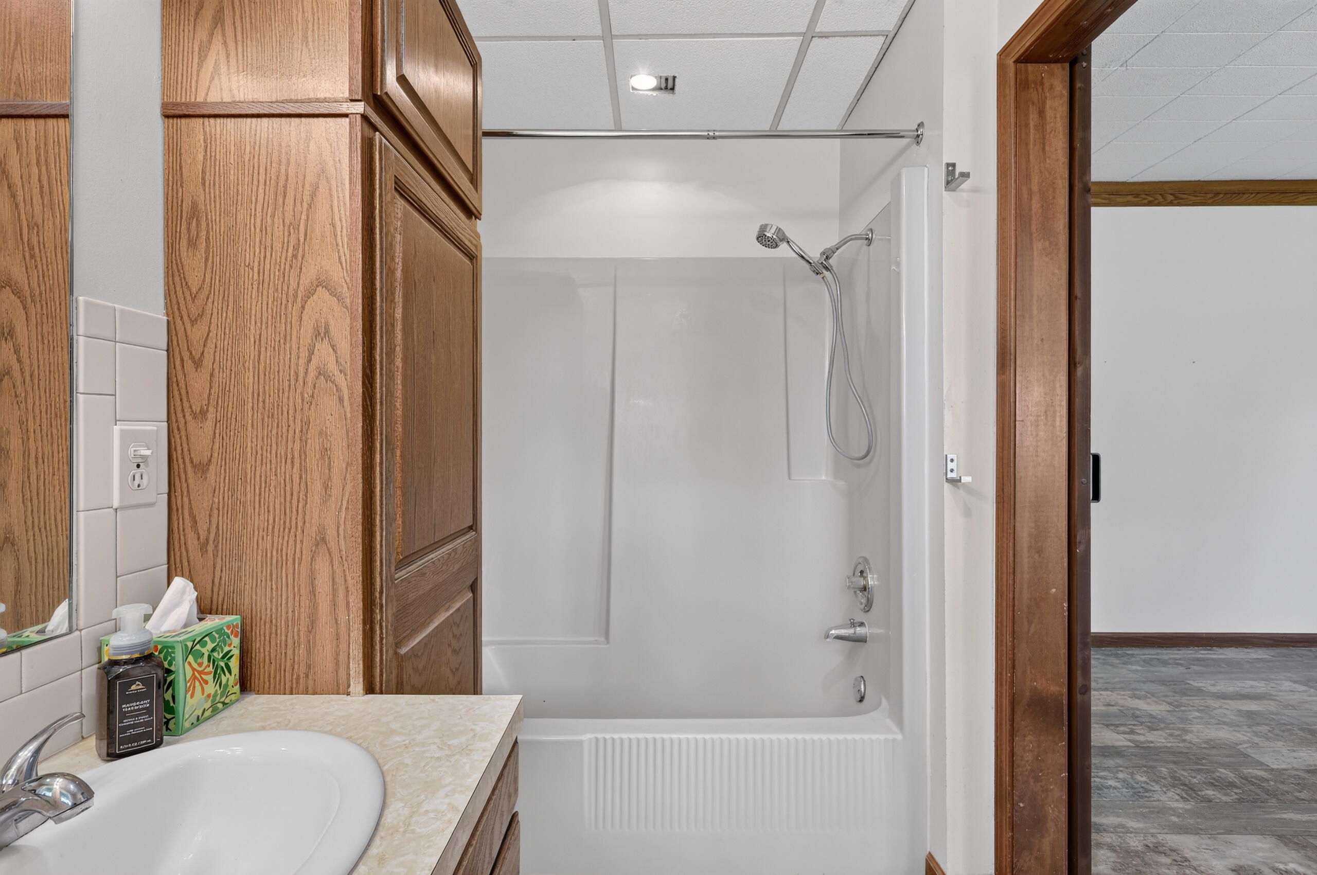 1166 N Long Road Property Photo 33