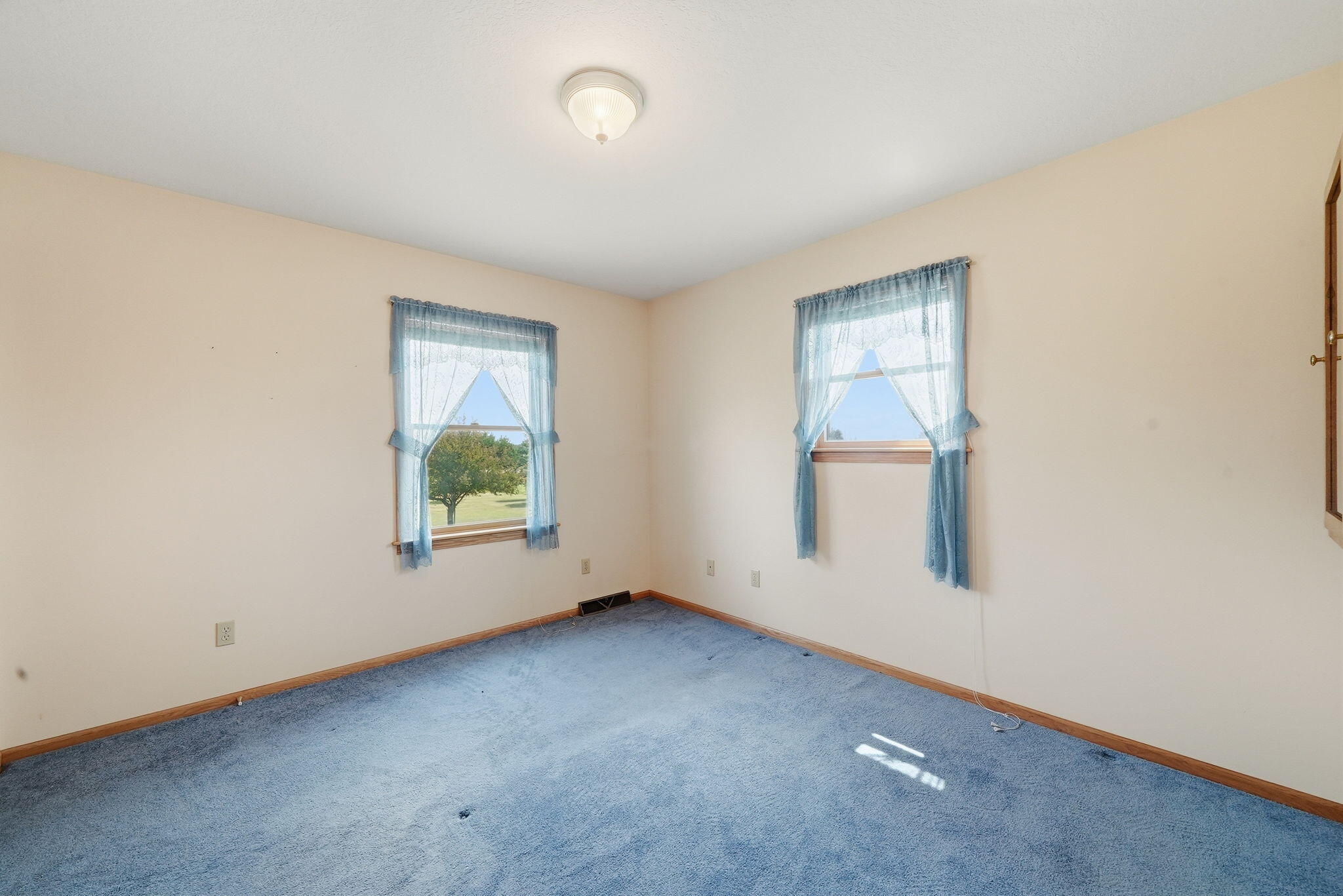 11650 S Burkett Road Property Photo 12