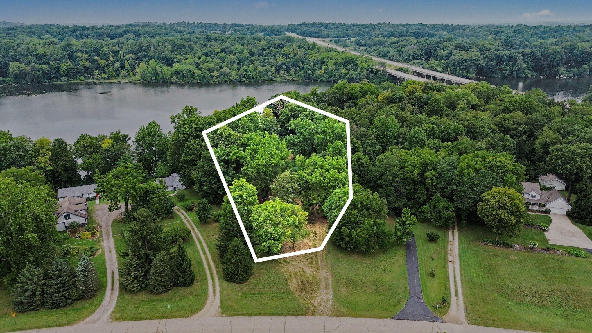 4239 Lake Chapin Bluff Property Photo 1