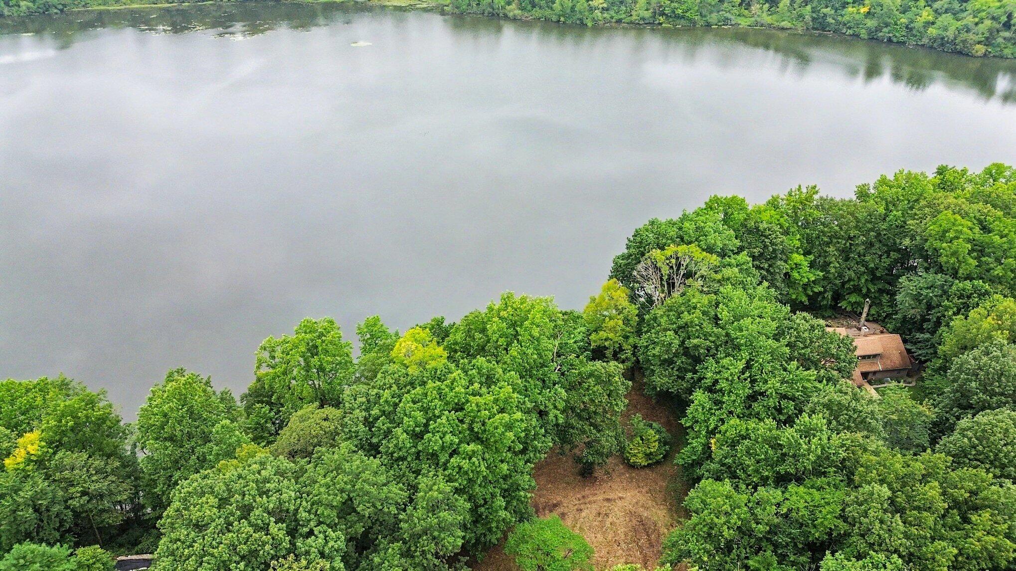 4239 Lake Chapin Bluff Property Photo 6
